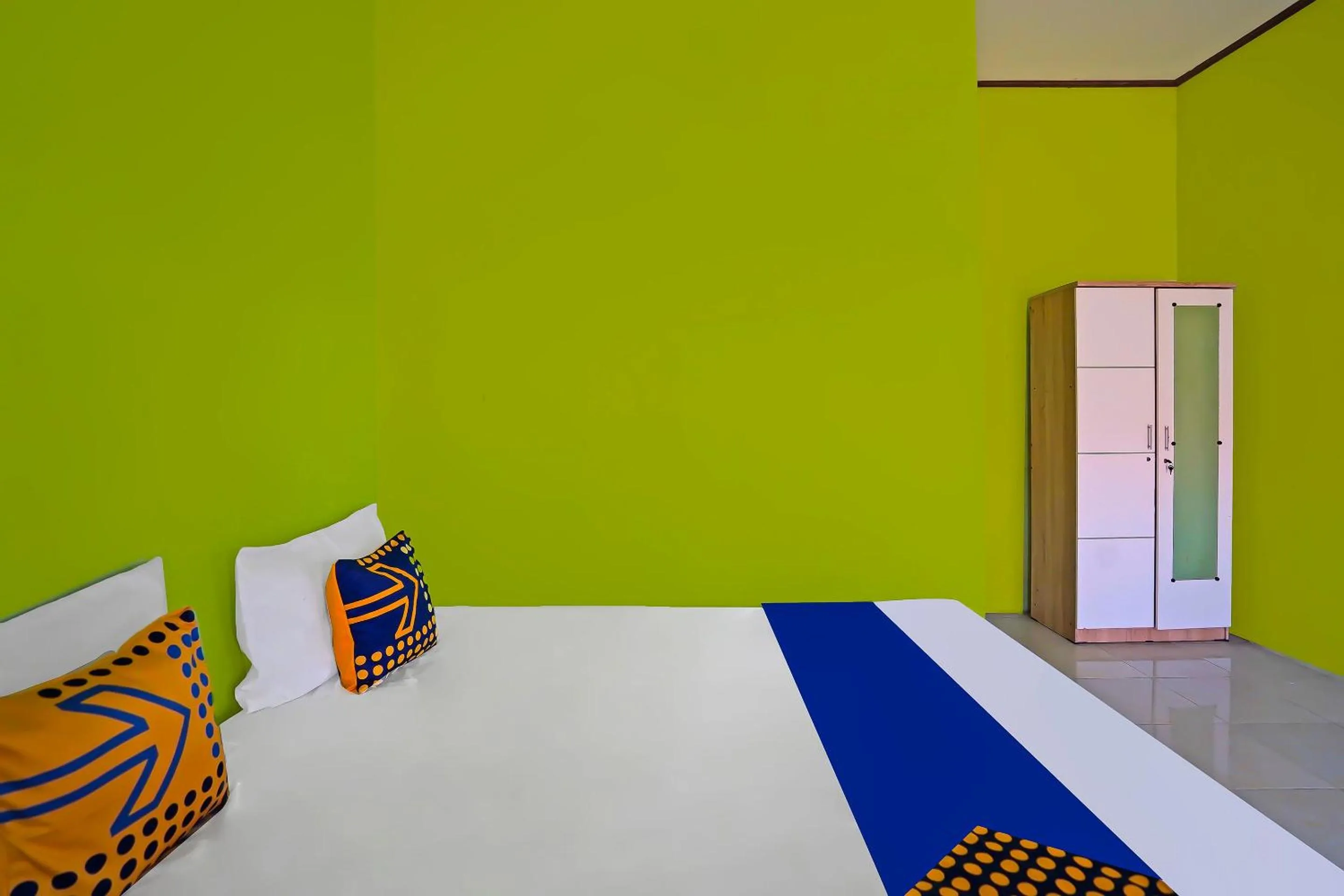 Bedroom, Bed in Hotel O Guesthouse Prima SyariahNearGPdI Anugerah