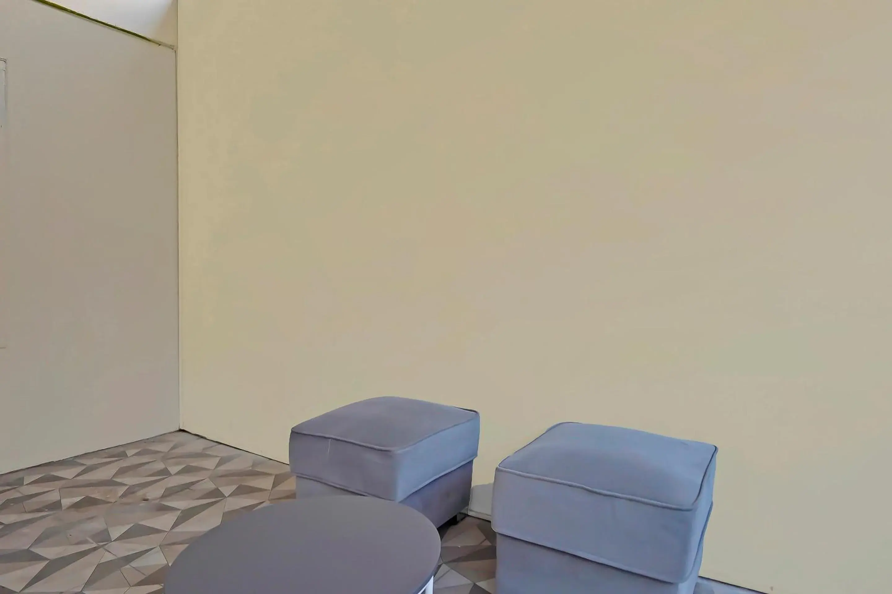 Lobby or reception in Hotel O Guesthouse Prima SyariahNearGPdI Anugerah Lobby or reception in Hotel O Guesthouse Prima SyariahNearGPdI Anugerah