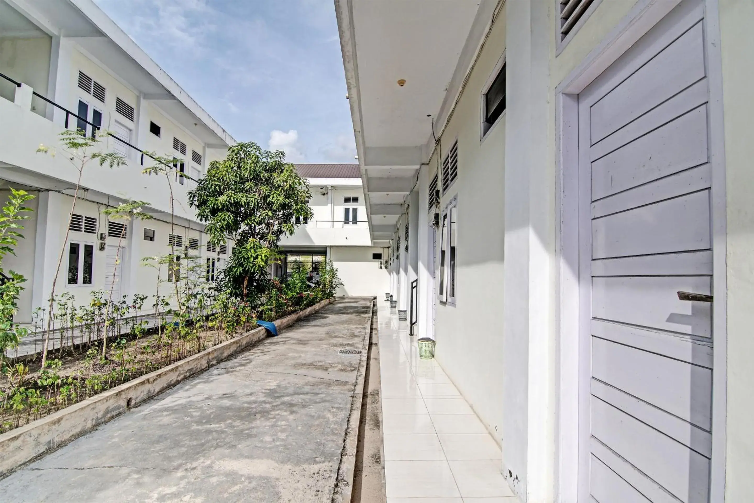 Lobby or reception in Hotel O Anugrah Jaya Syariah Near Sekolah Dasar Negeri 018 Desa Kubang Jaya Lobby or reception in Hotel O Anugrah Jaya Syariah Near Sekolah Dasar Negeri 018 Desa Kubang Jaya