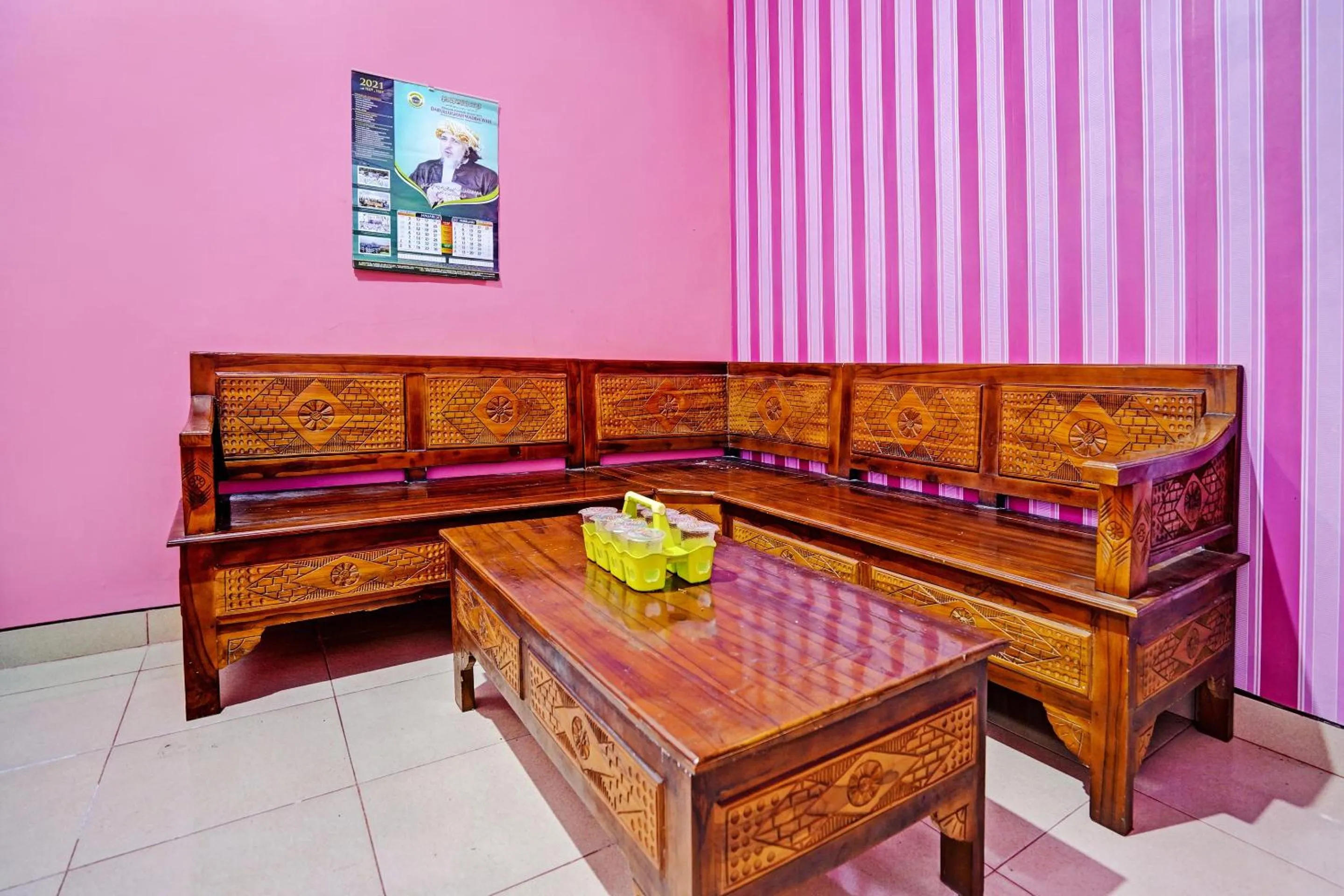 Lobby or reception in Hotel O Gang Songo Syariah HomestayNearWisata Osing