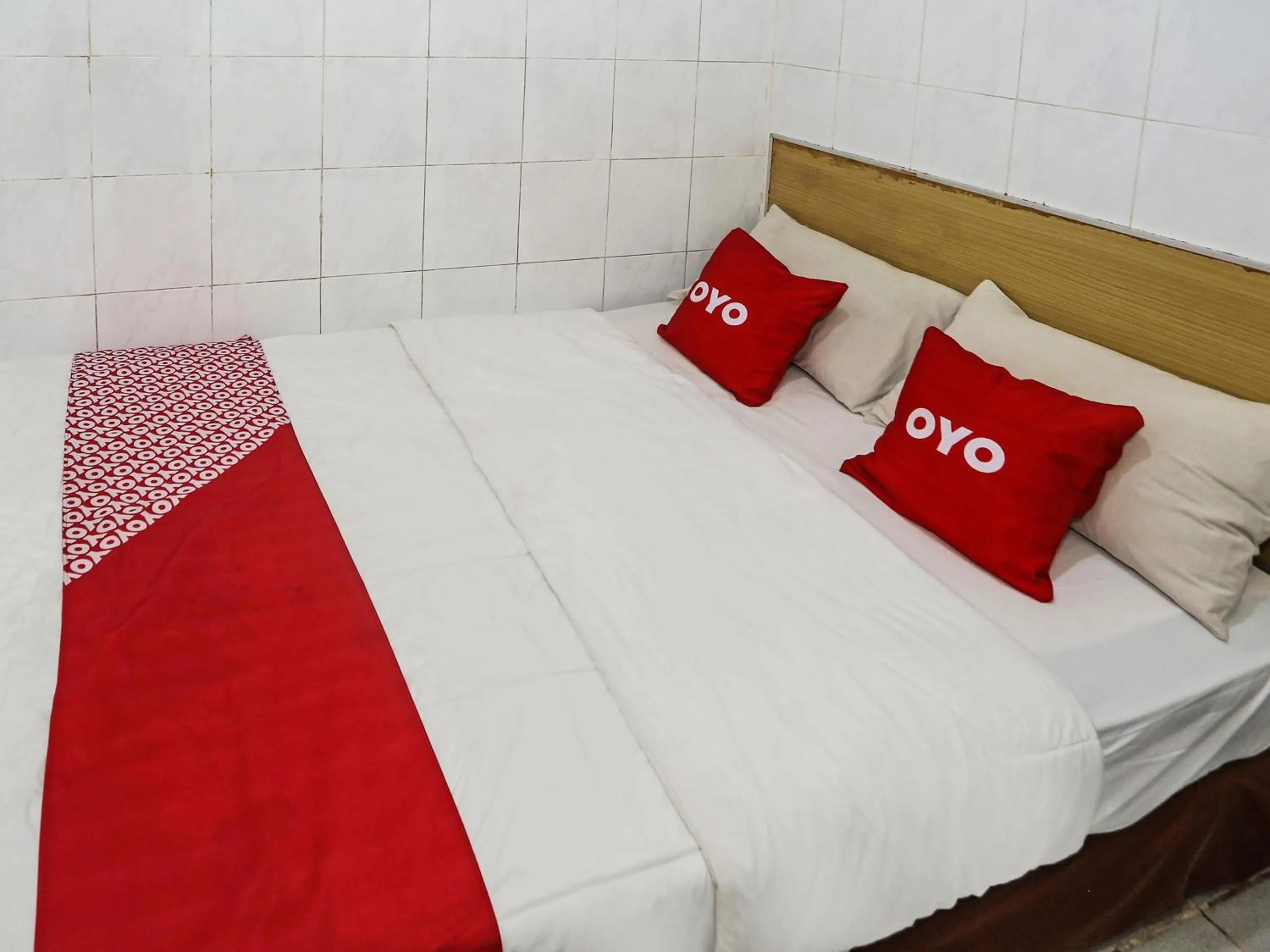 Bedroom, Bed in Hotel O Ciputat