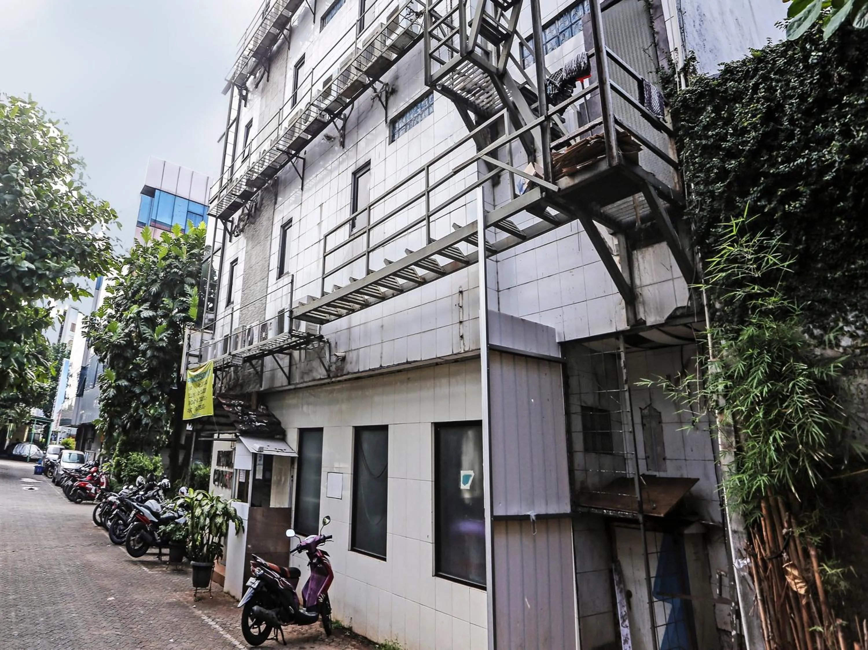 Facade/entrance in Hotel O Ciputat