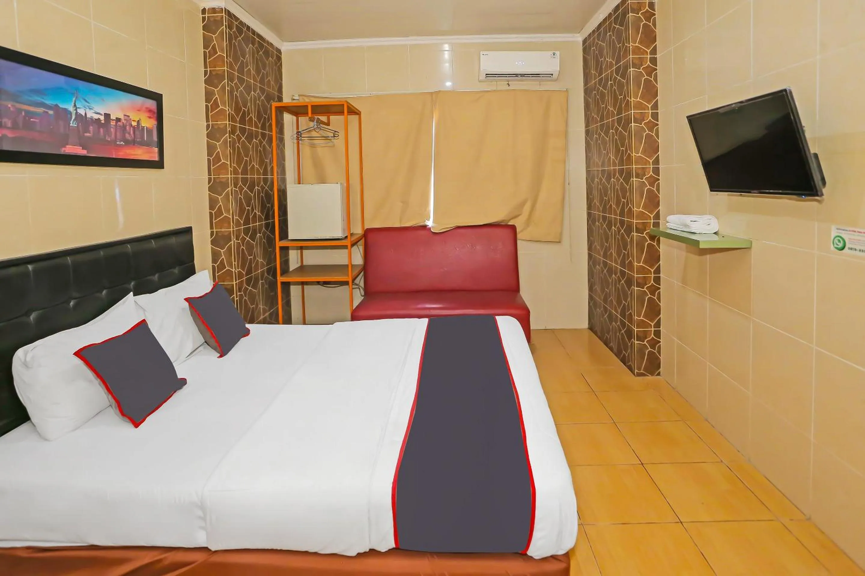 Bedroom, Bed in Hotel O Sion Holiday