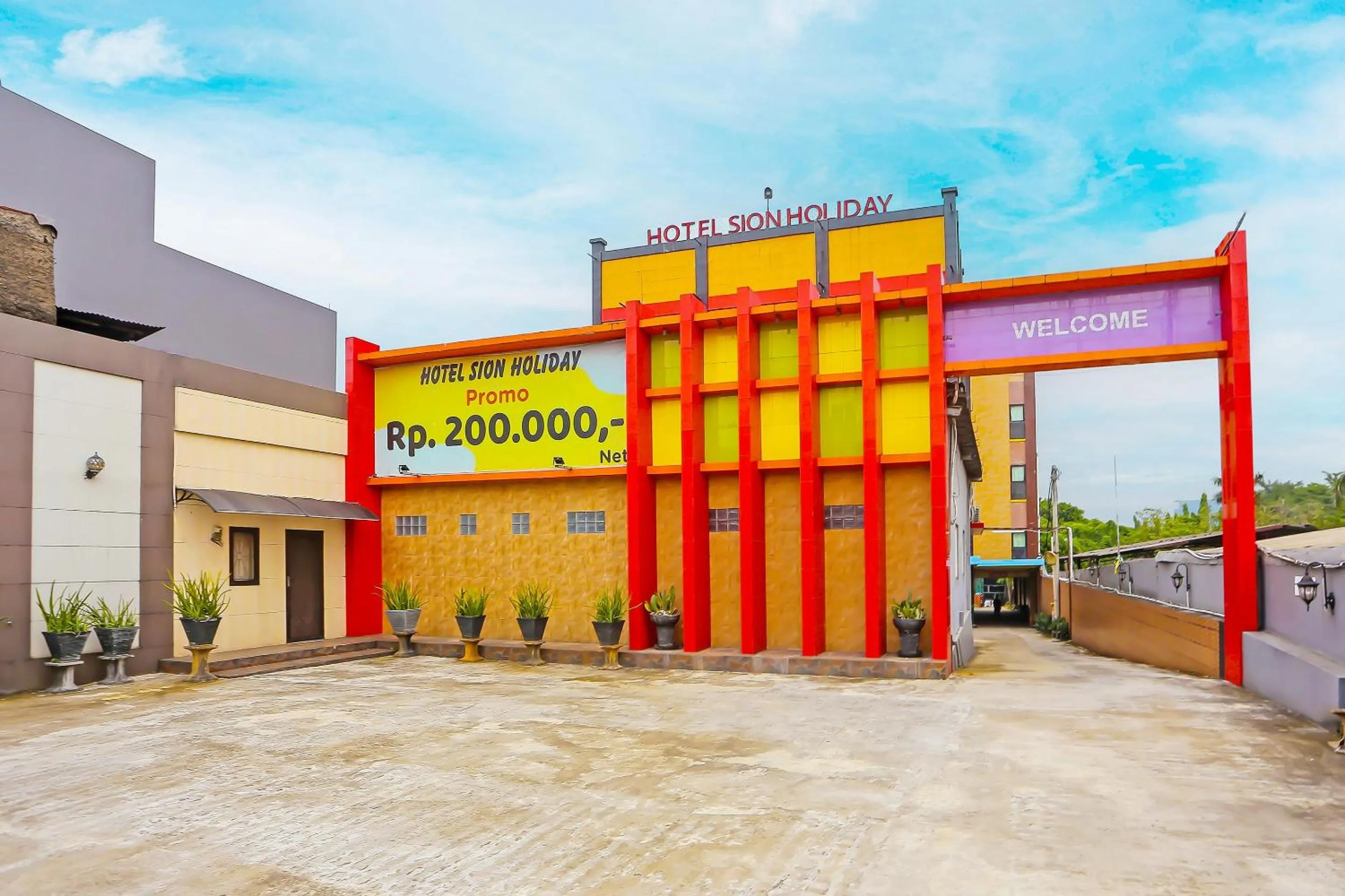 Facade/entrance in Hotel O Sion Holiday