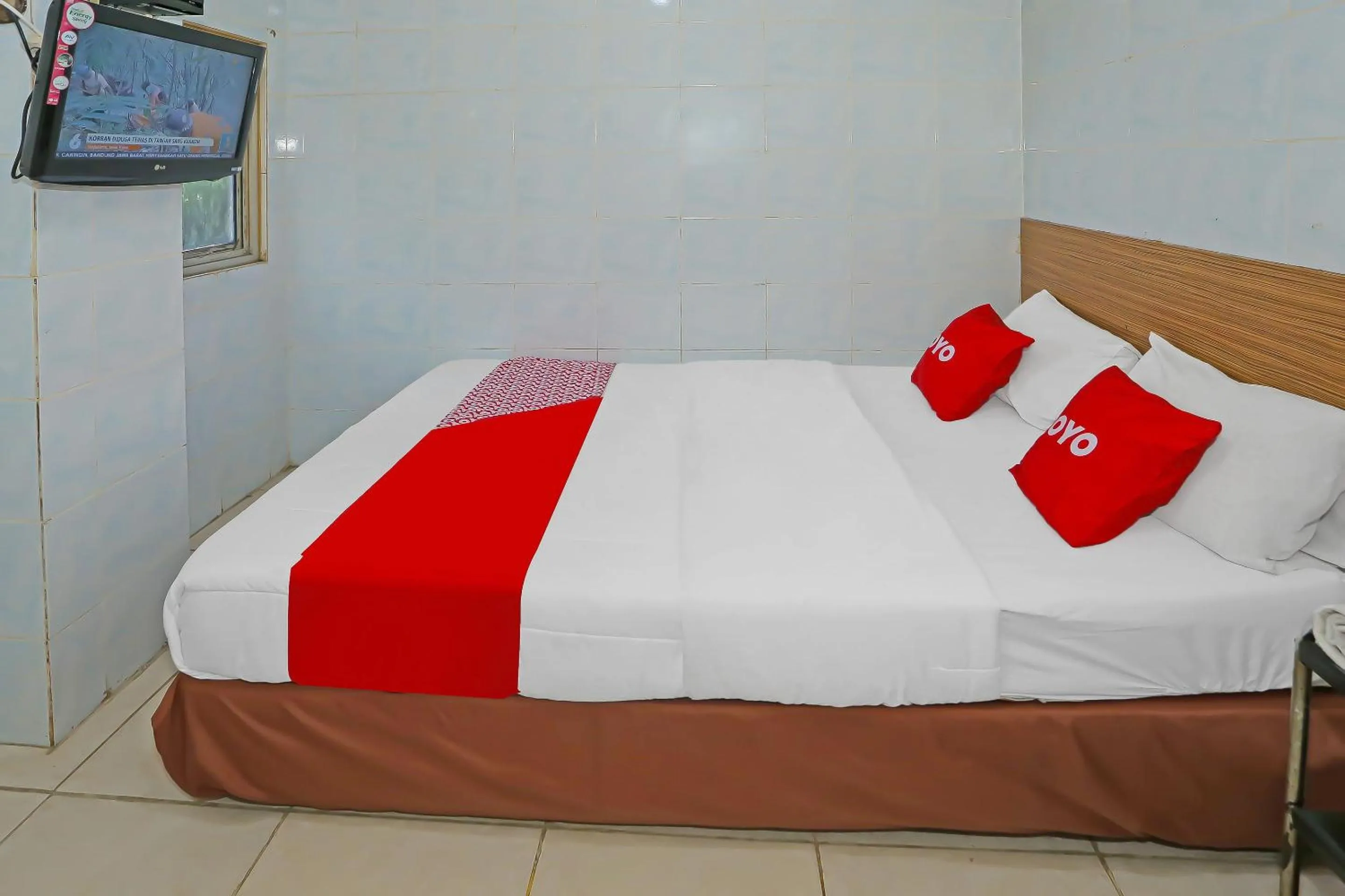Bedroom, Bed in Hotel O Bintaro