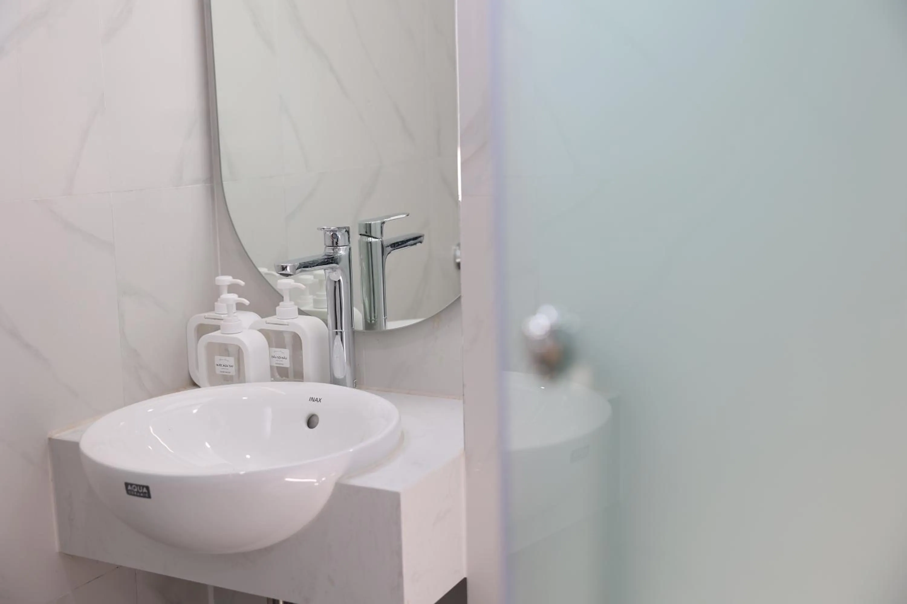 Toilet in The Cosy Inn Hanoi