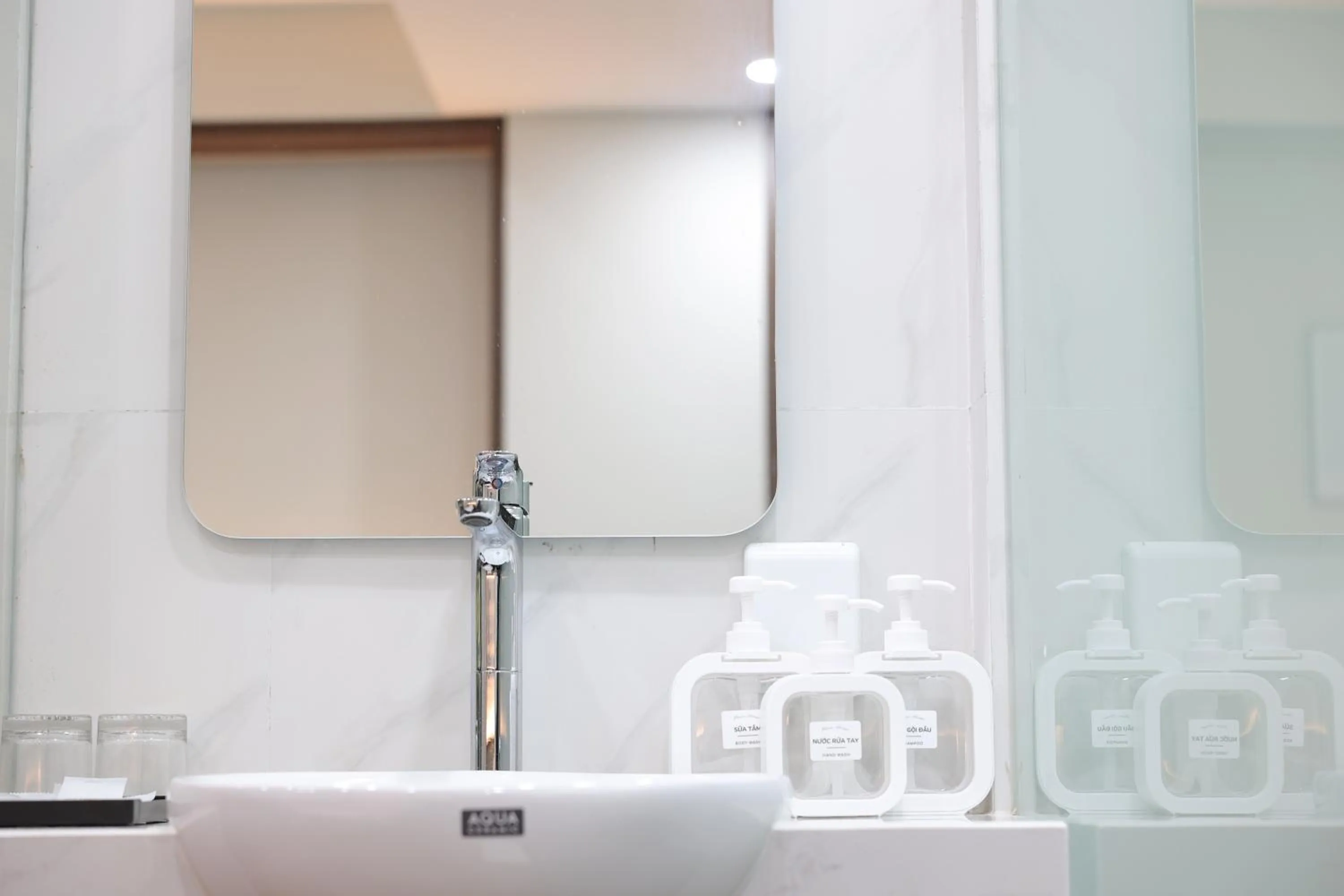 Bath in The Cosy Inn Hanoi