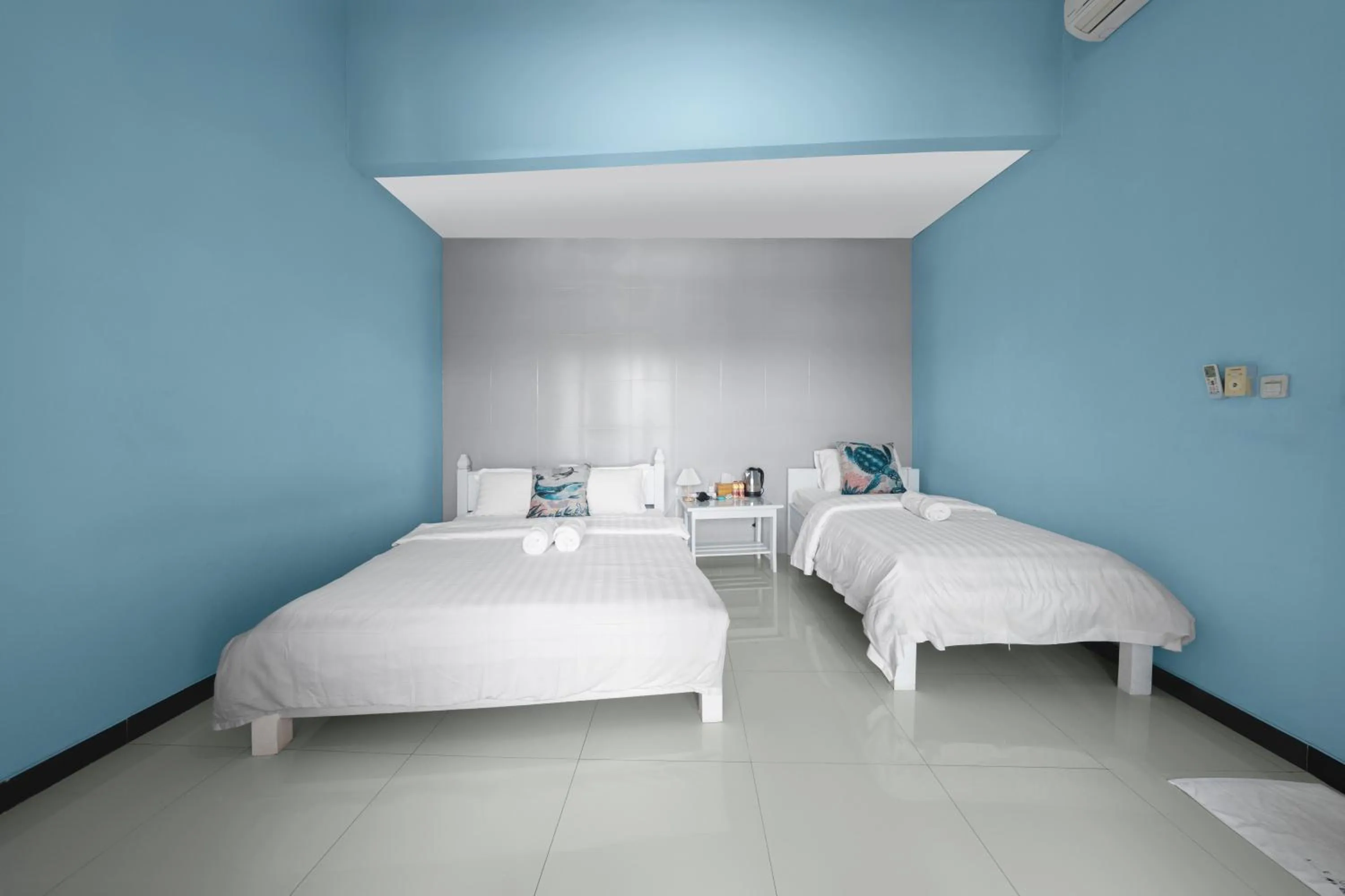 Bed in Dive & Dwell Tulamben