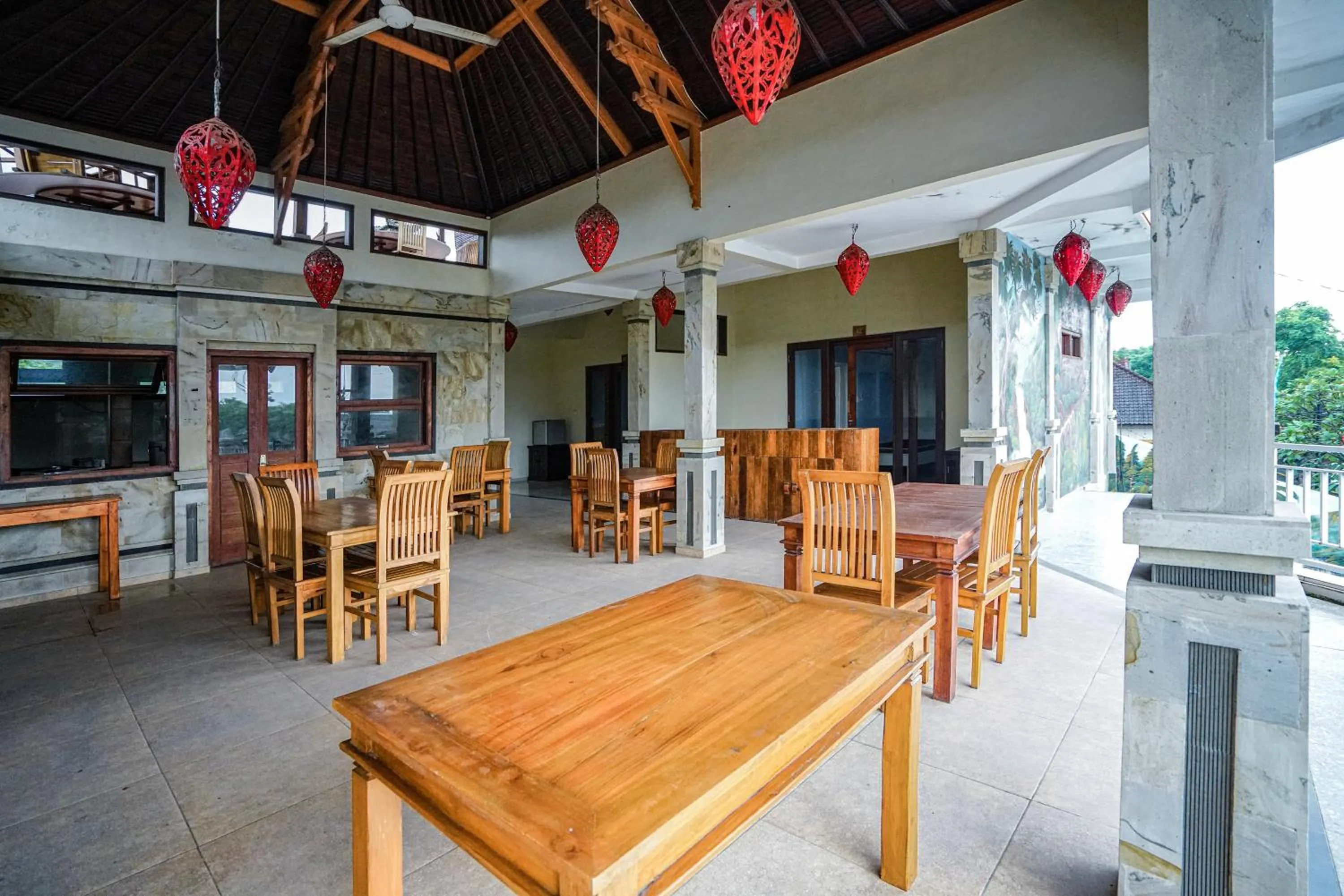 Dive & Dwell Tulamben