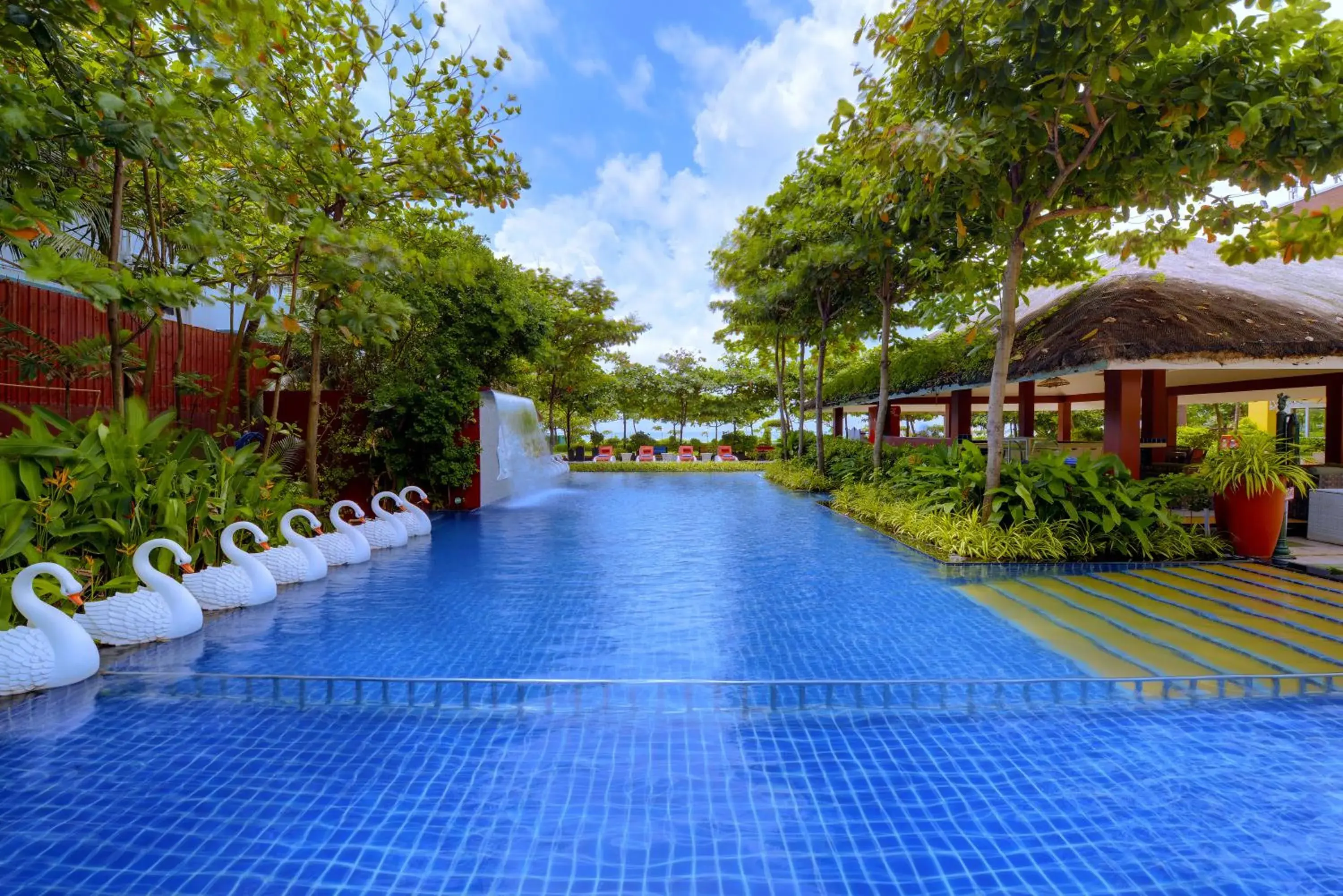 Pool view in Mayfair Waves Pool view in Mayfair Waves