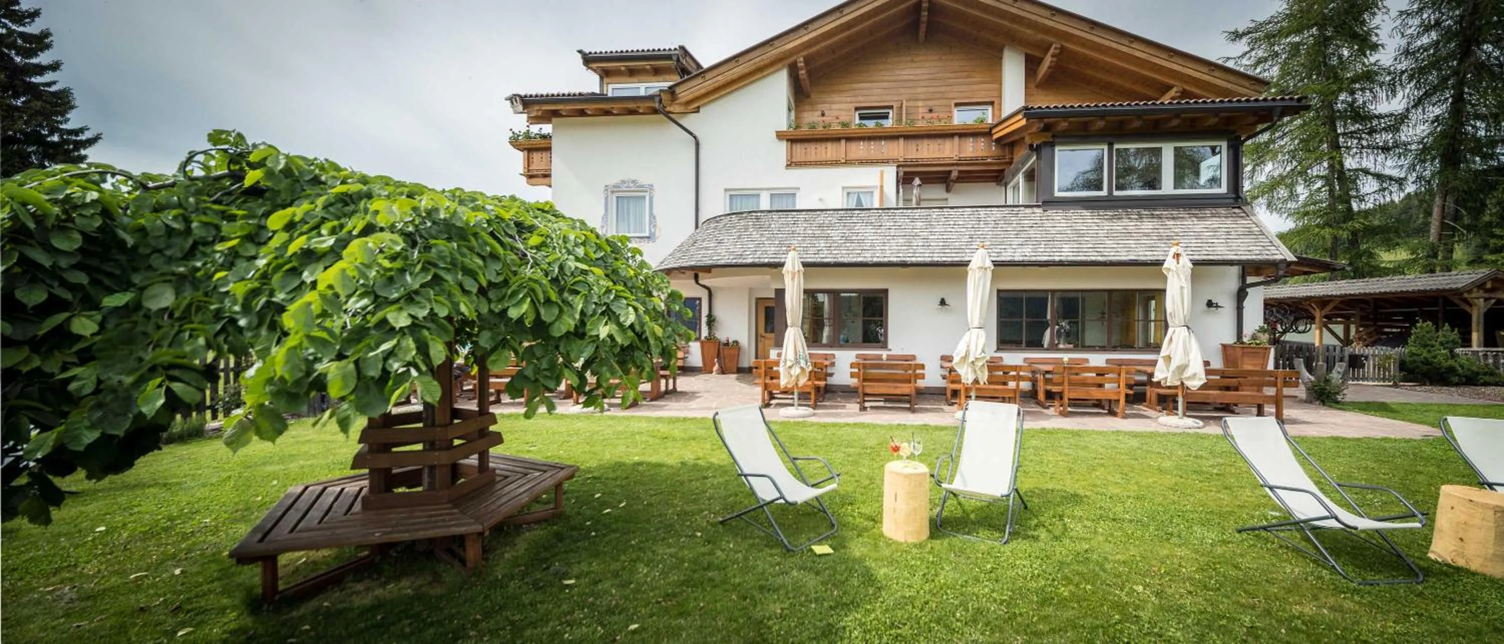 Garden in Hotel Landgasthof Lärchenwald
