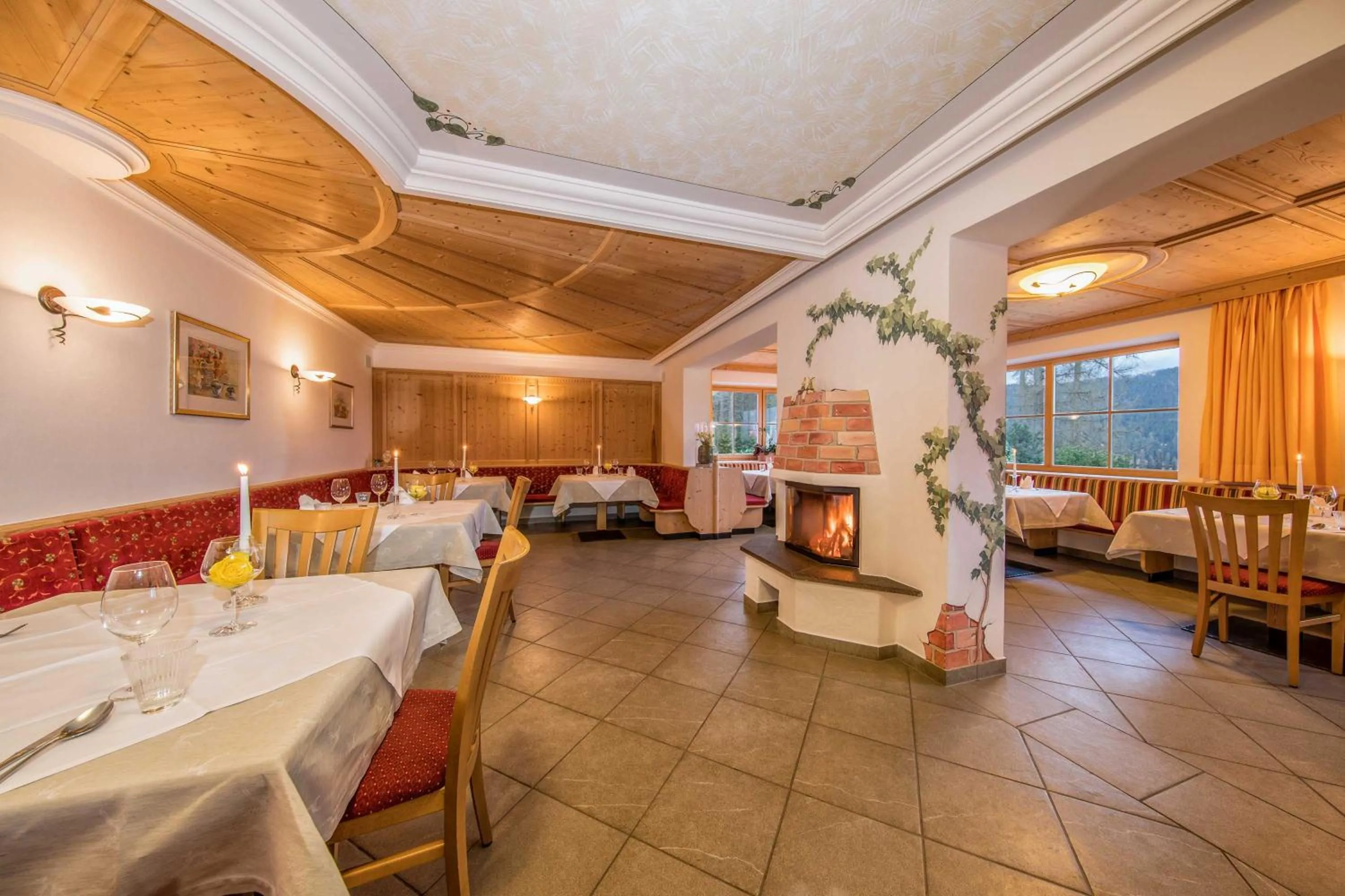 Restaurant/places to eat in Hotel Landgasthof Lärchenwald