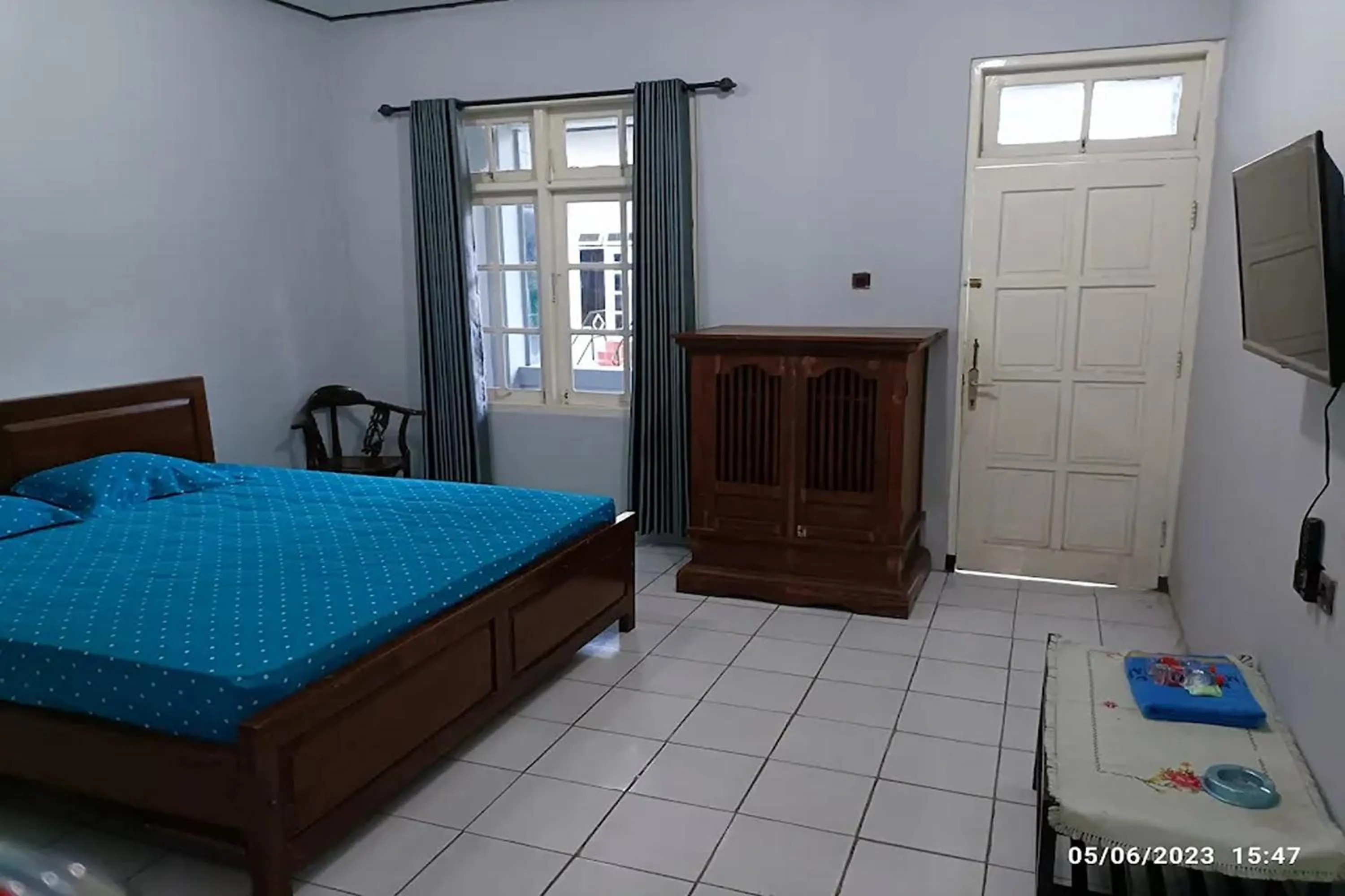 Bedroom, Bed in Hotel Merak Indah