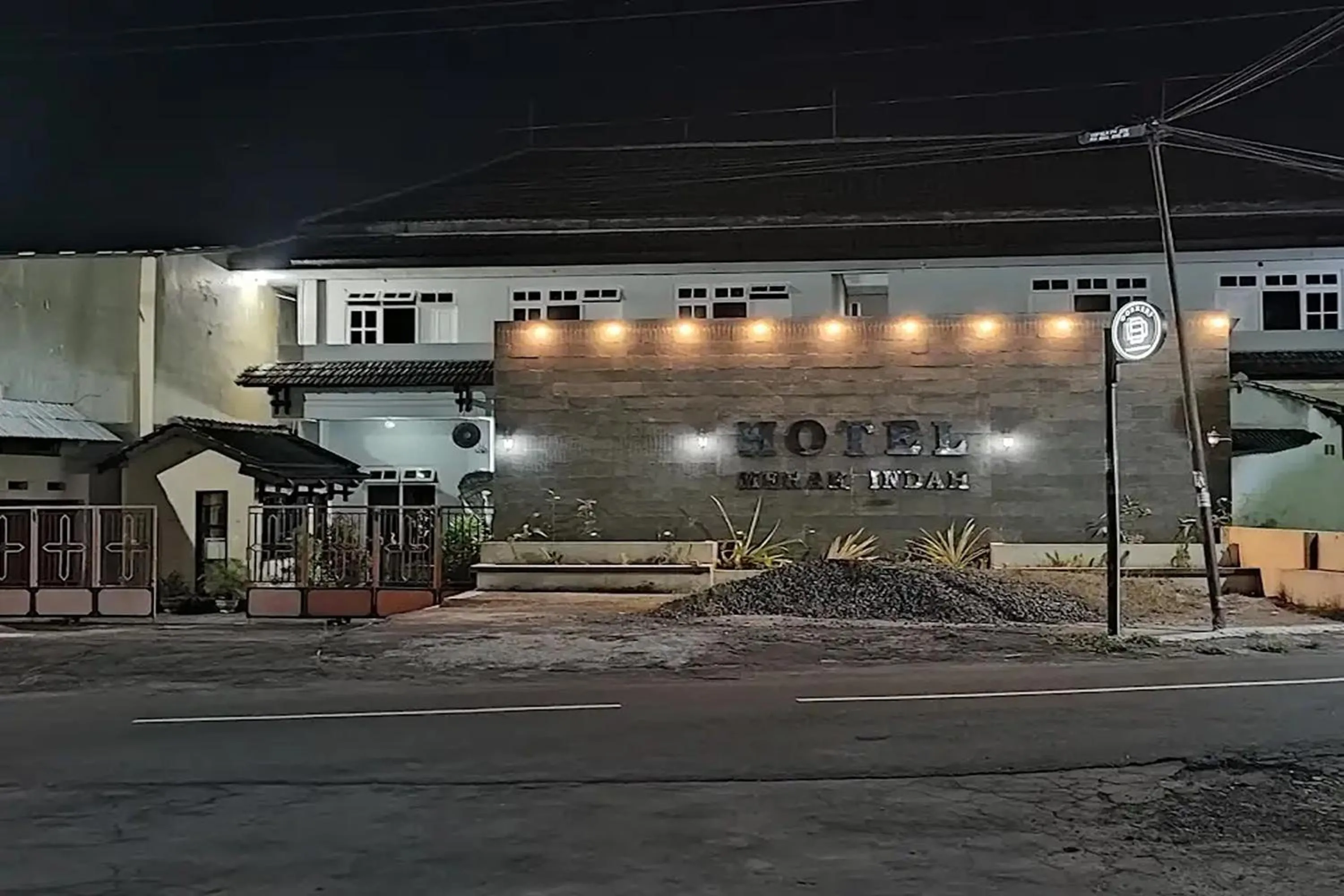 Property building in Hotel Merak Indah