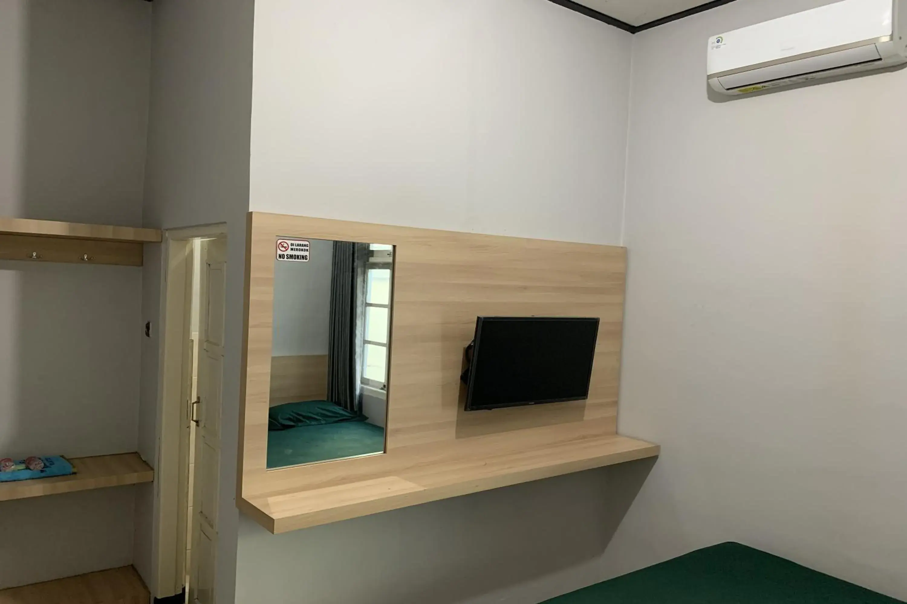 Bedroom in Hotel Merak Indah Bedroom in Hotel Merak Indah