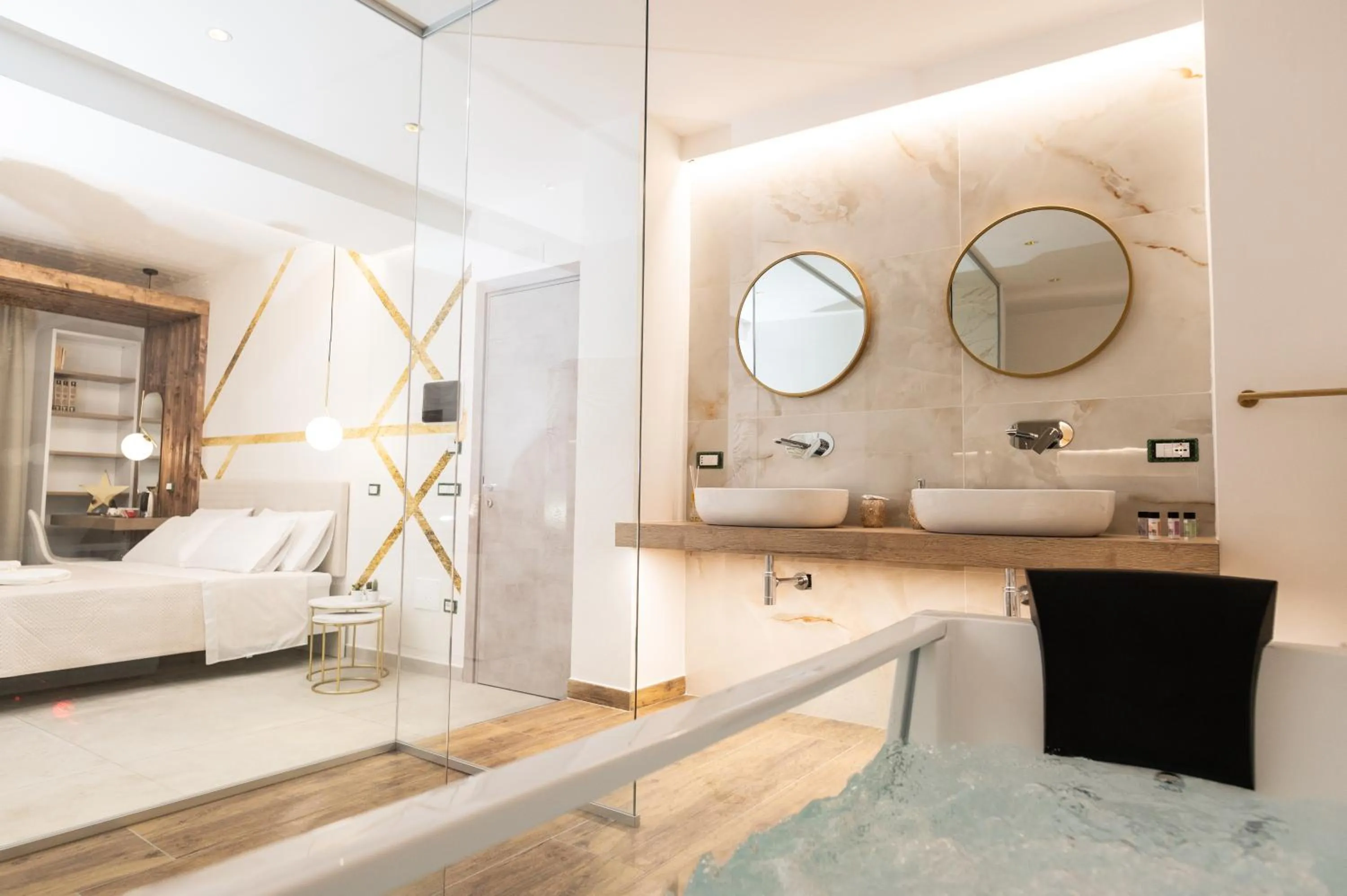 Shower, Bed in Civico 31 Luxury rooms
