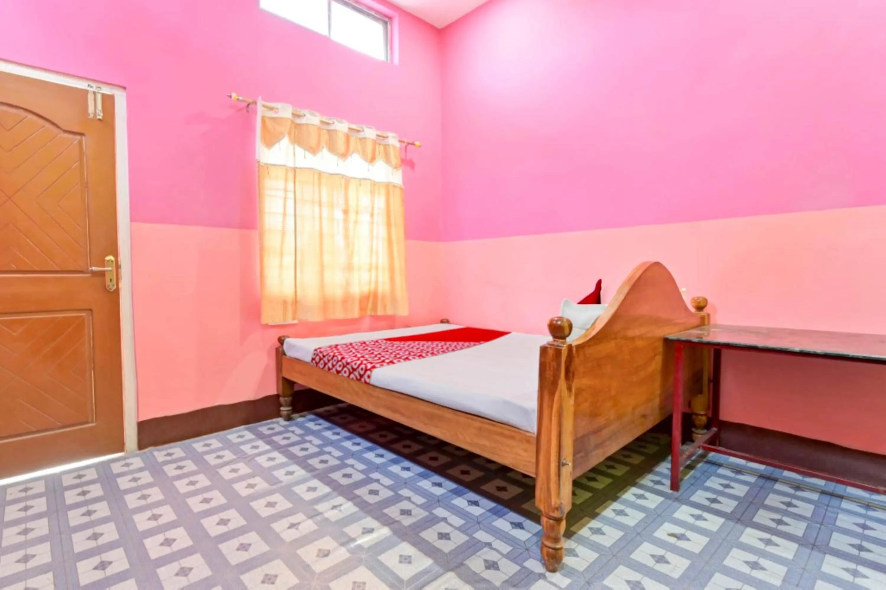 Facade/entrance, Bed in Hotel O WELCOME RESORT & FAMILY RESTAURANT