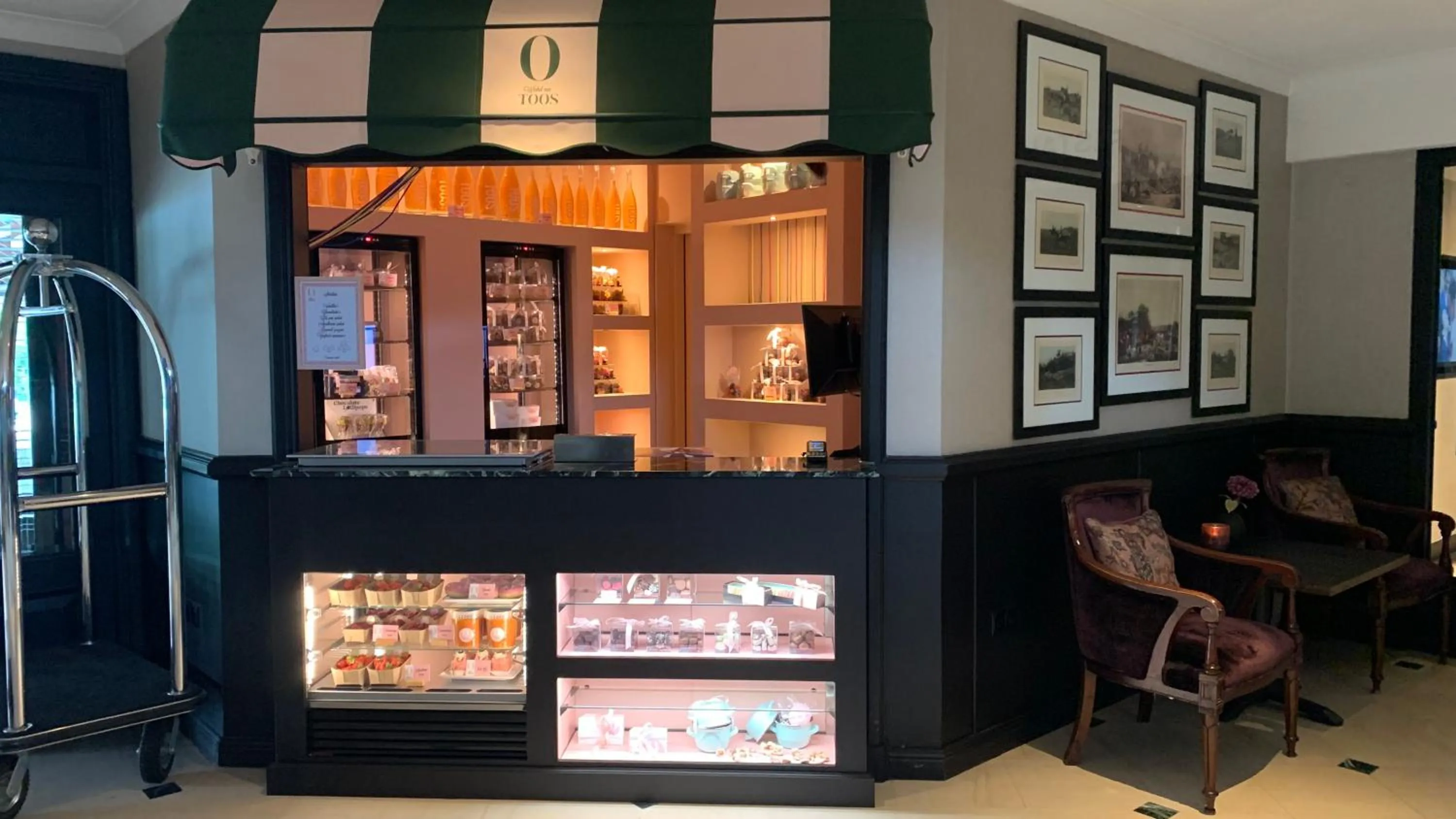 Lobby or reception in Van der Valk Hotel Gilze-Tilburg