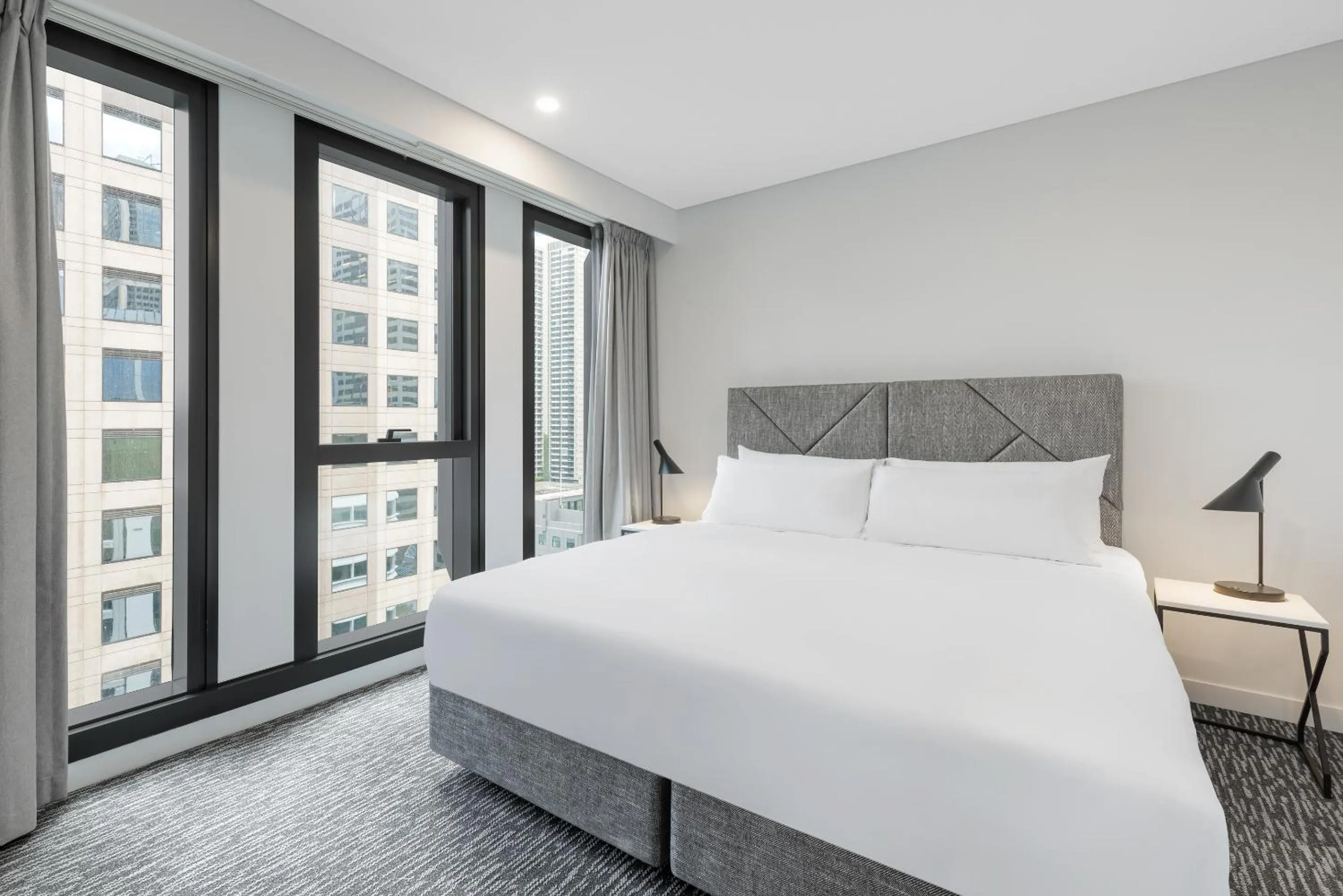 Bedroom, Bed in Meriton Suites Melbourne