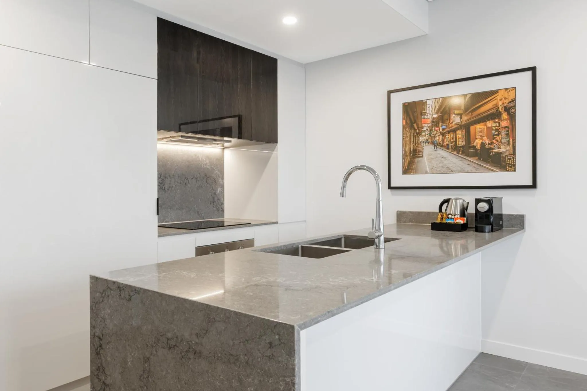 Kitchen or kitchenette in Meriton Suites Melbourne