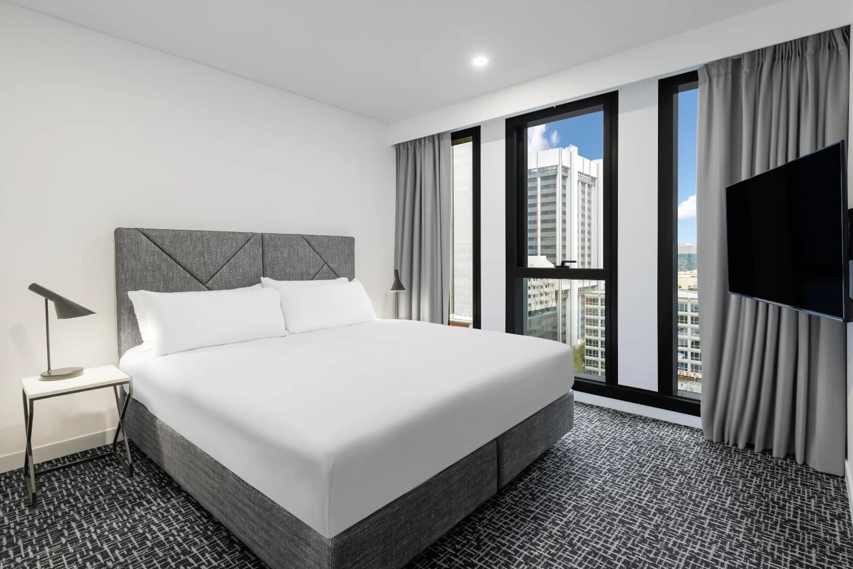 Bedroom, Bed in Meriton Suites Melbourne