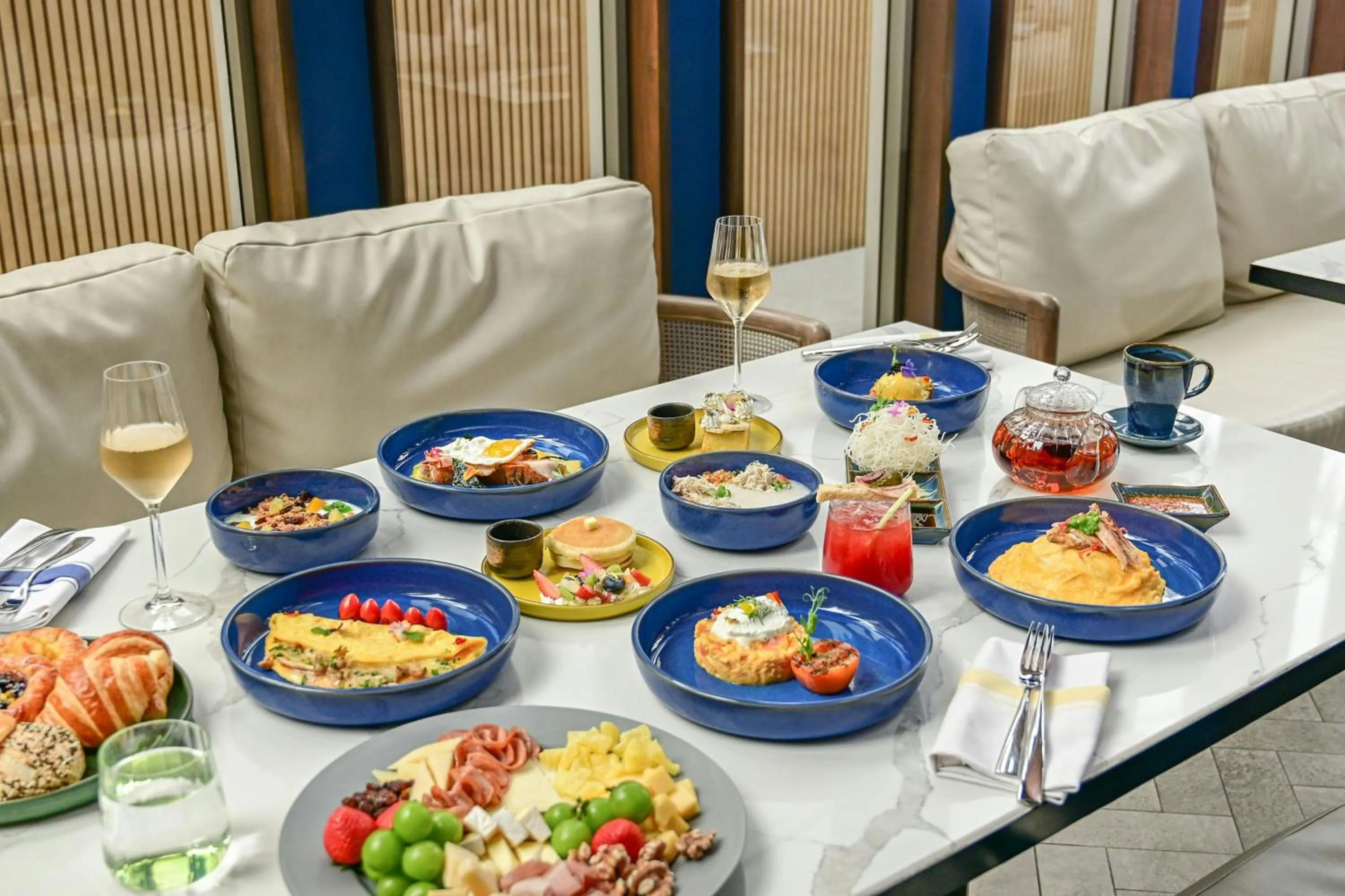 Restaurant/places to eat in Madi Paidi Bangkok, Autograph Collection