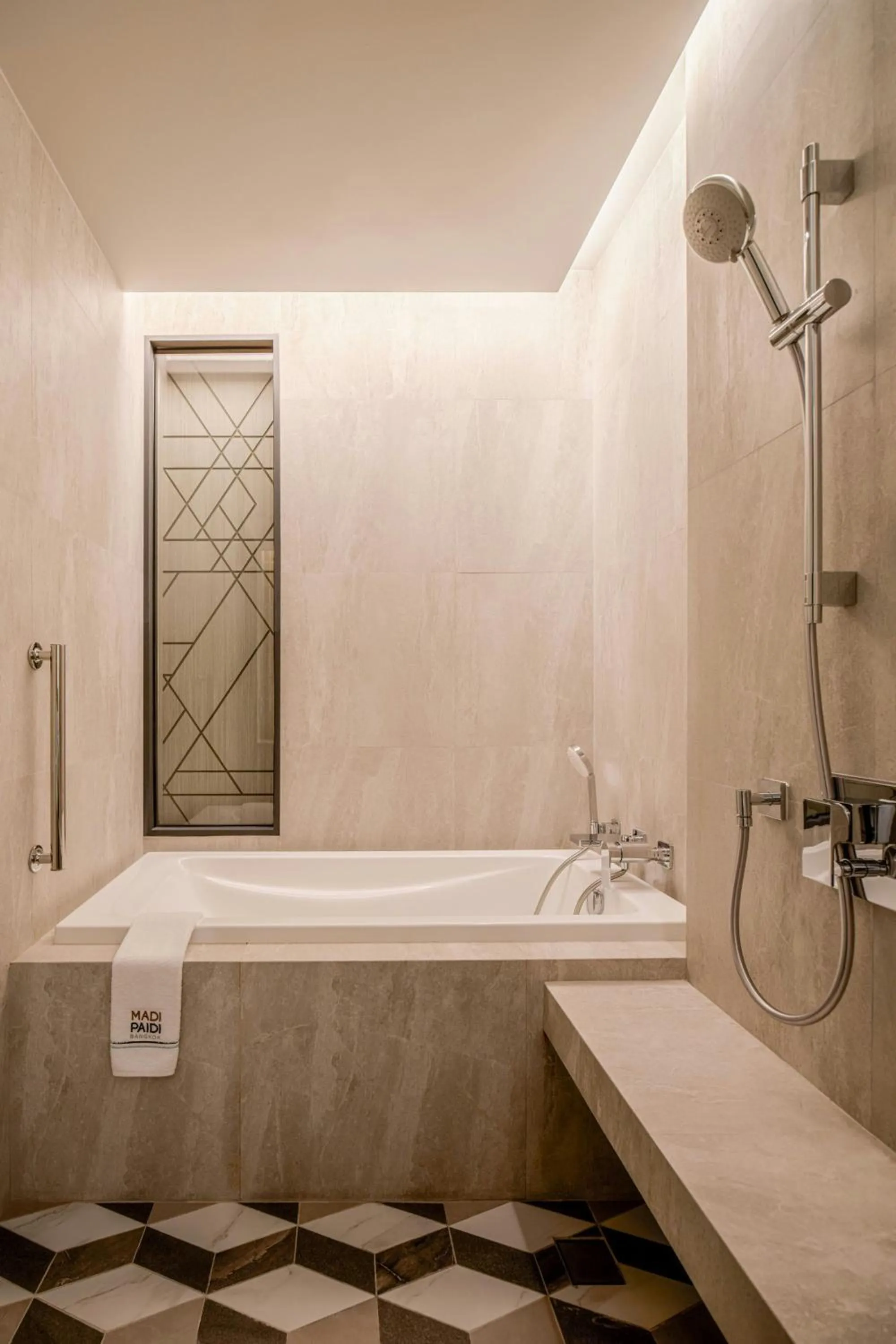 Bathroom in Madi Paidi Bangkok, Autograph Collection