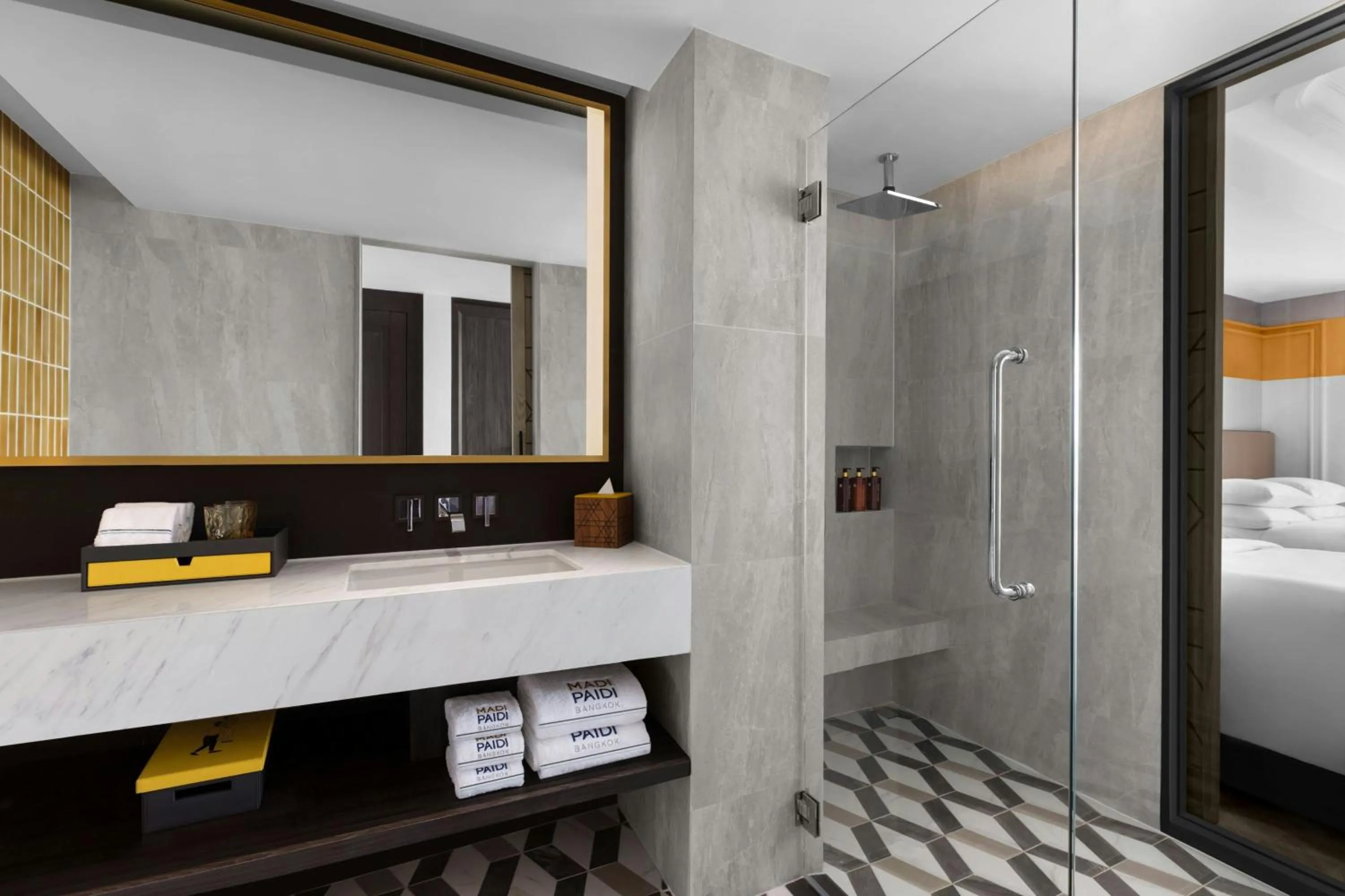 Bathroom in Madi Paidi Bangkok, Autograph Collection