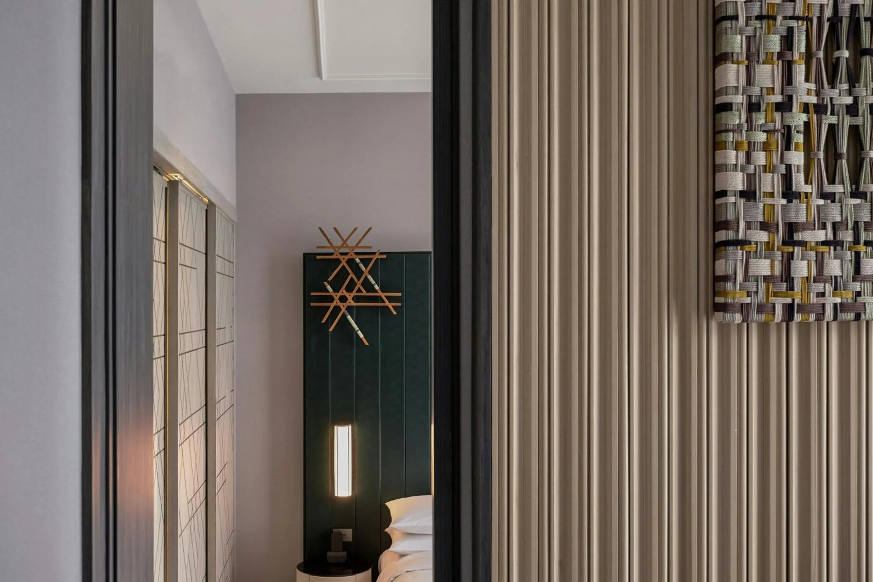 Bedroom in Madi Paidi Bangkok, Autograph Collection