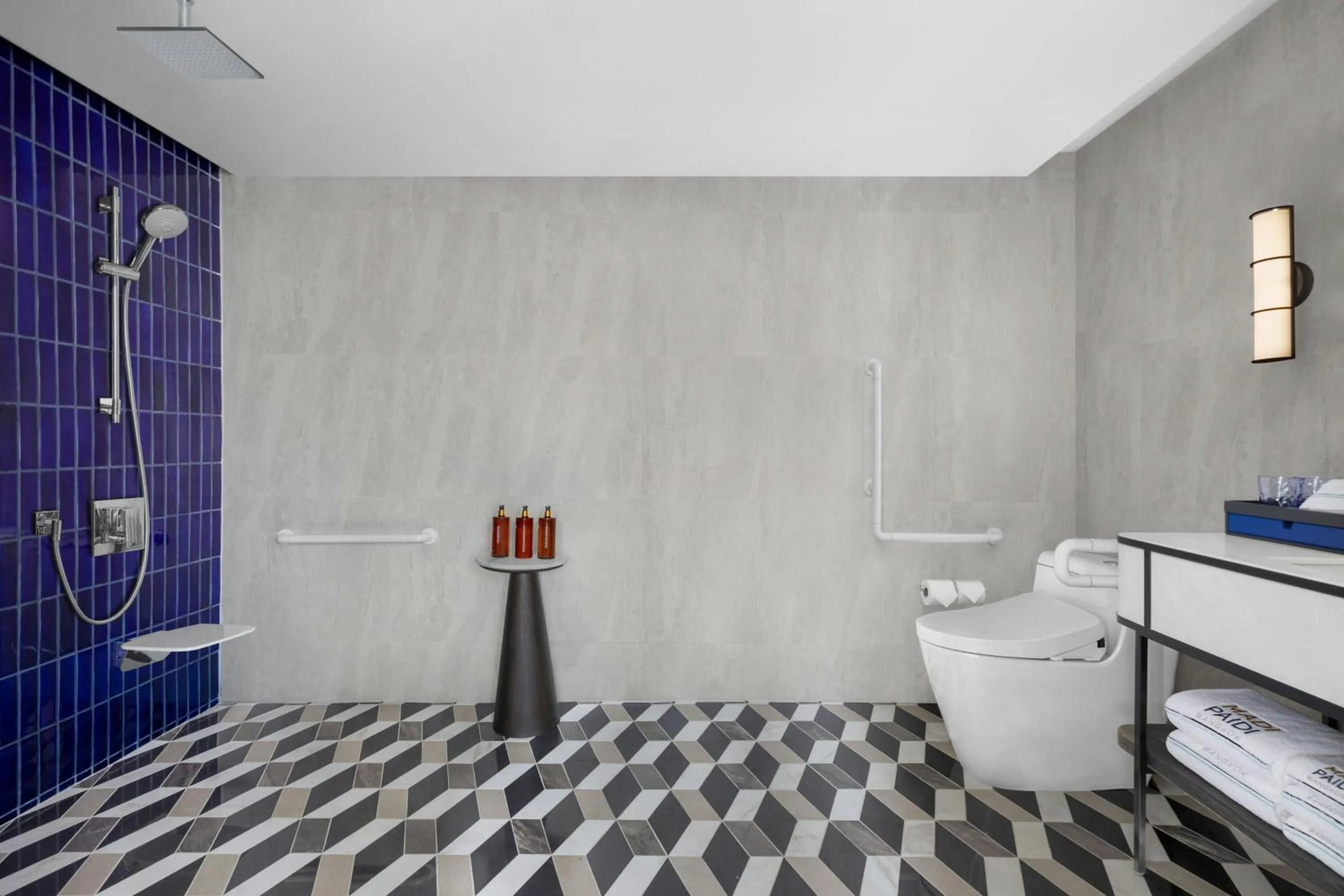 Photo of the whole room in Madi Paidi Bangkok, Autograph Collection