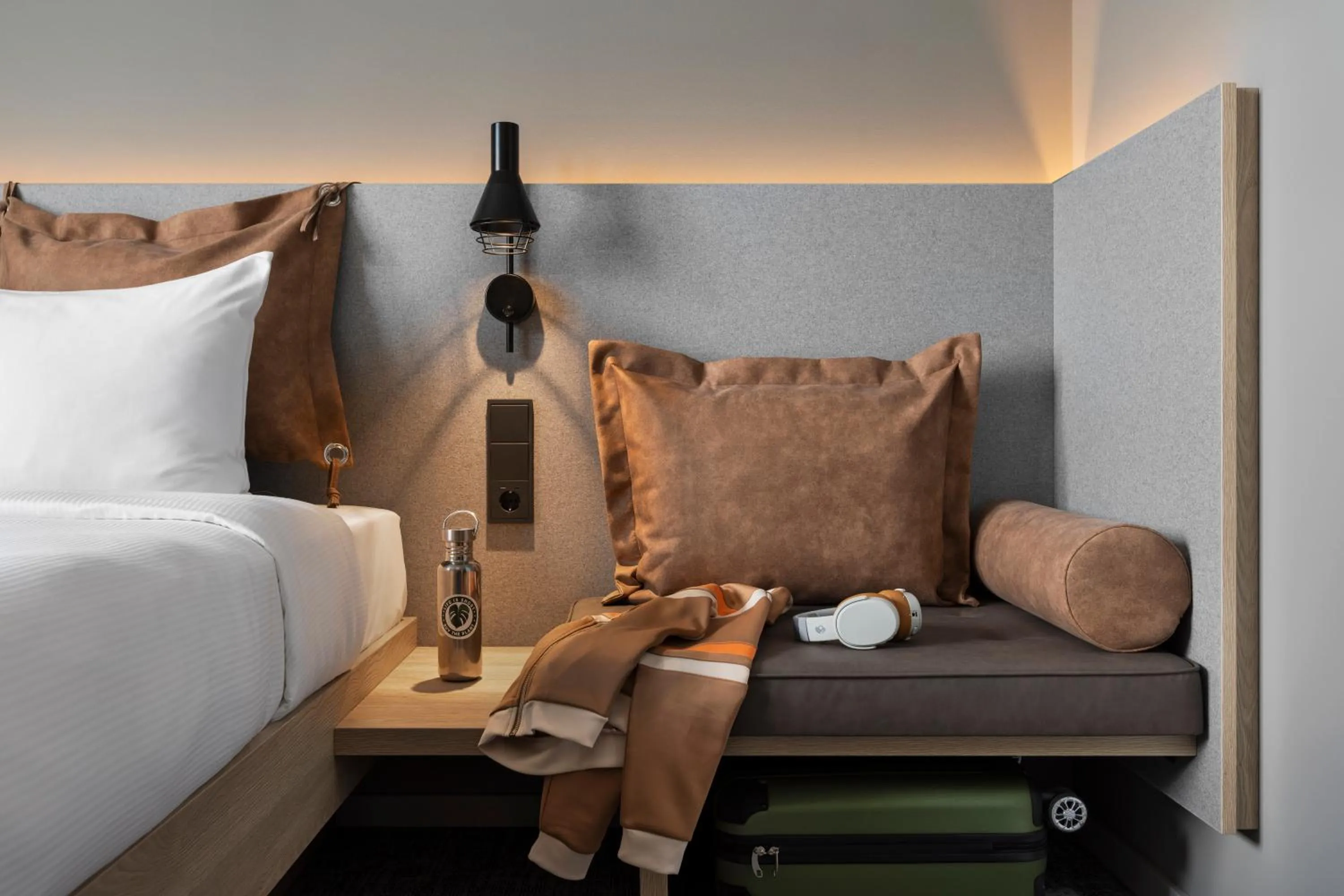 Photo of the whole room, Bed in Moxy Vienna City East