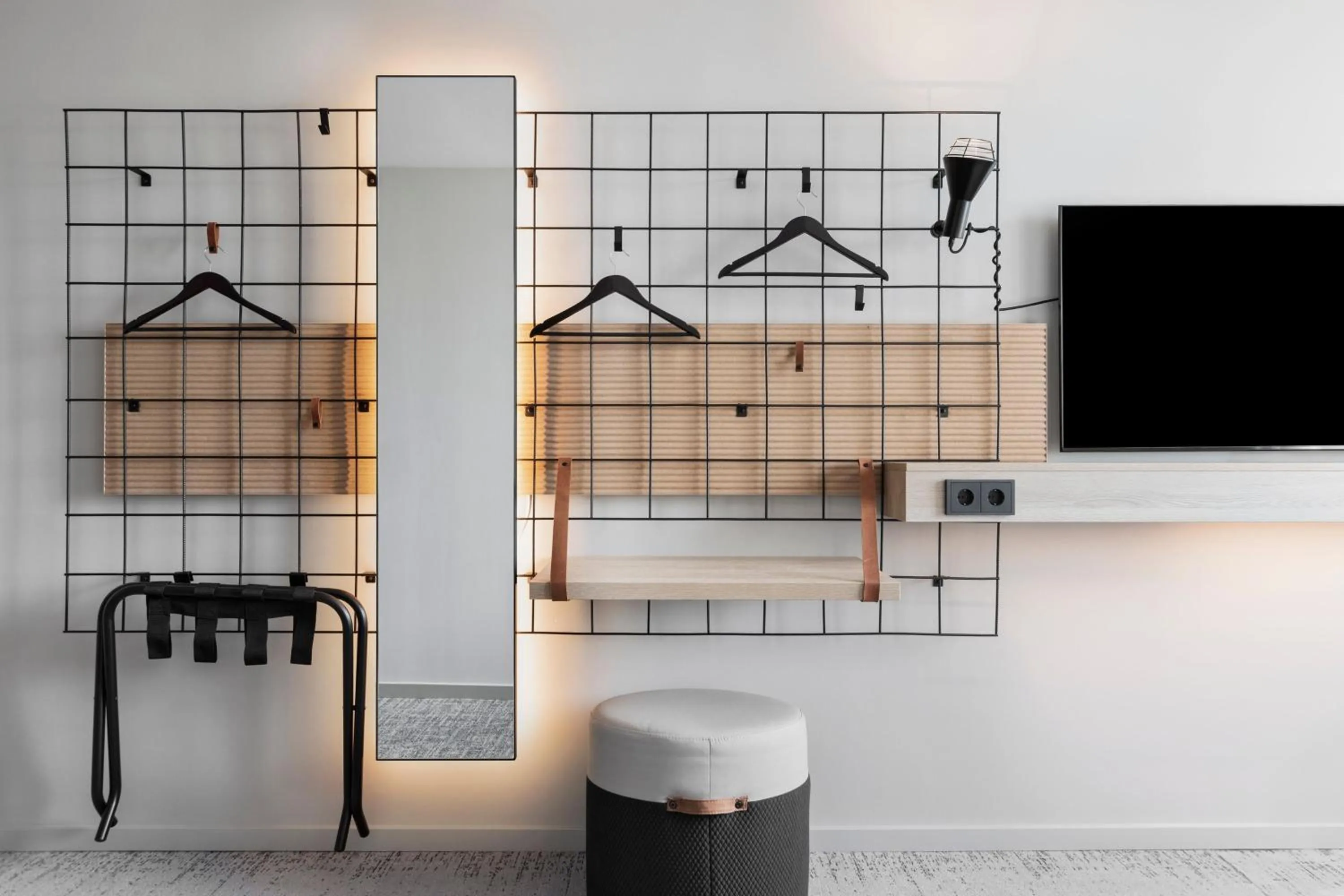 Photo of the whole room in Moxy Vienna City East