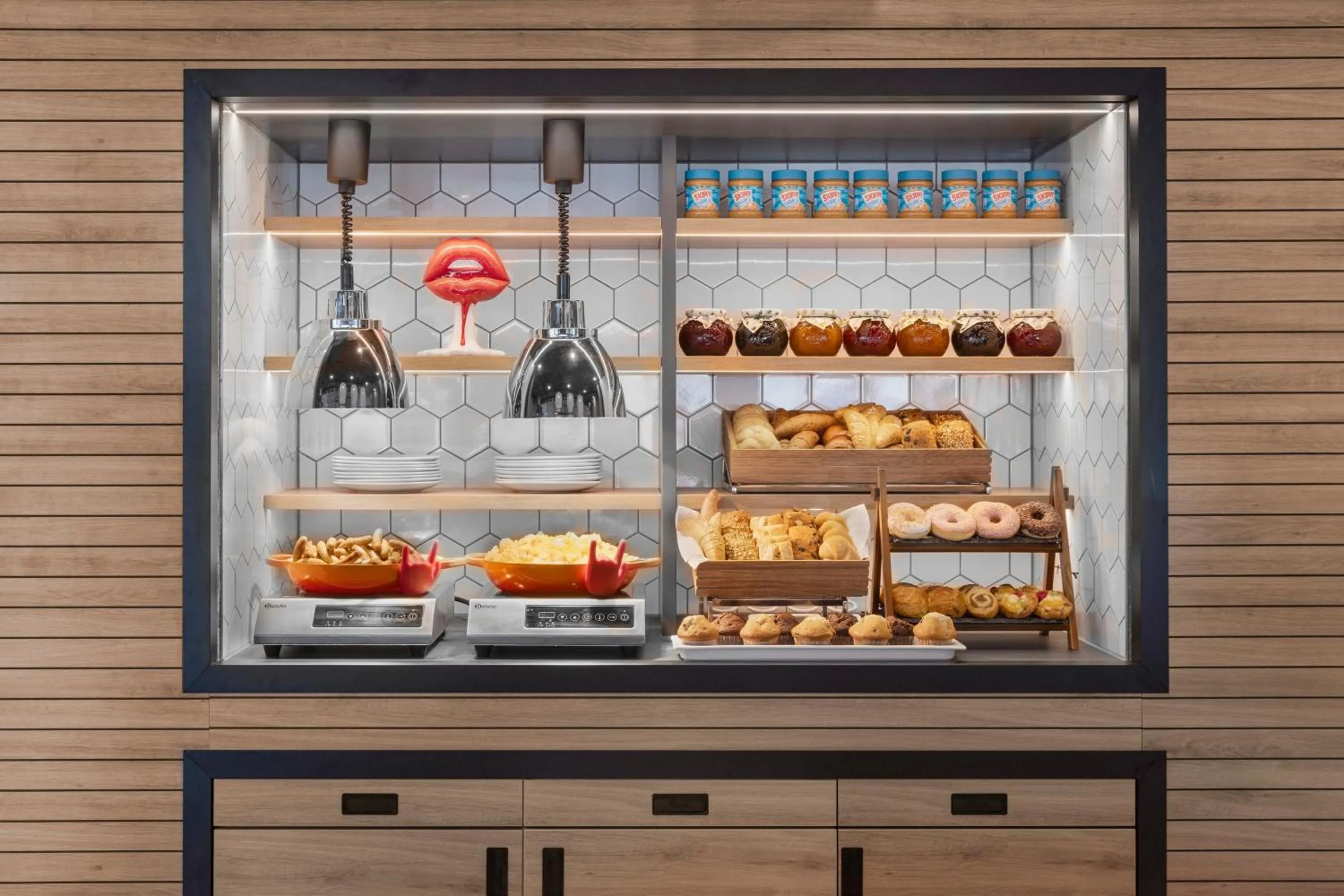 Restaurant/places to eat in Moxy Vienna City East