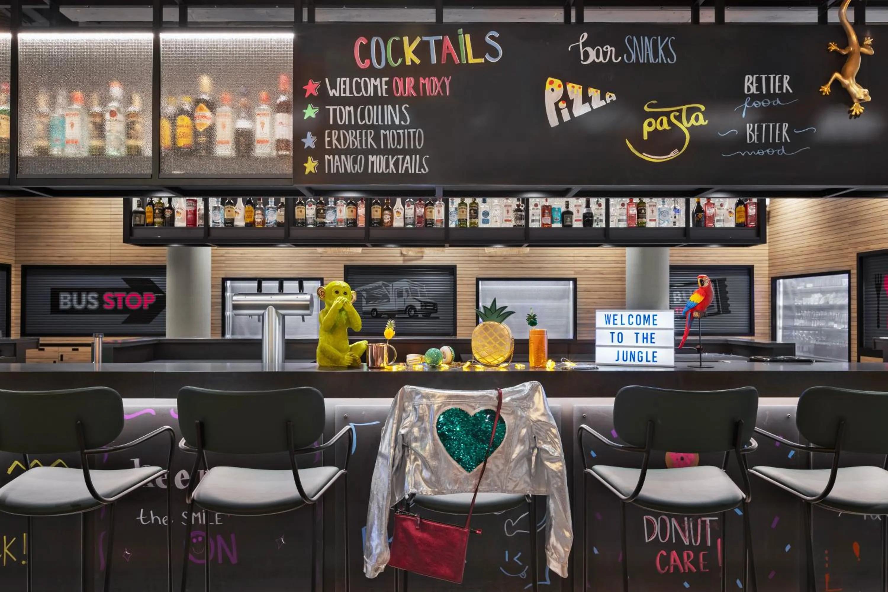 Lounge or bar in Moxy Vienna City East