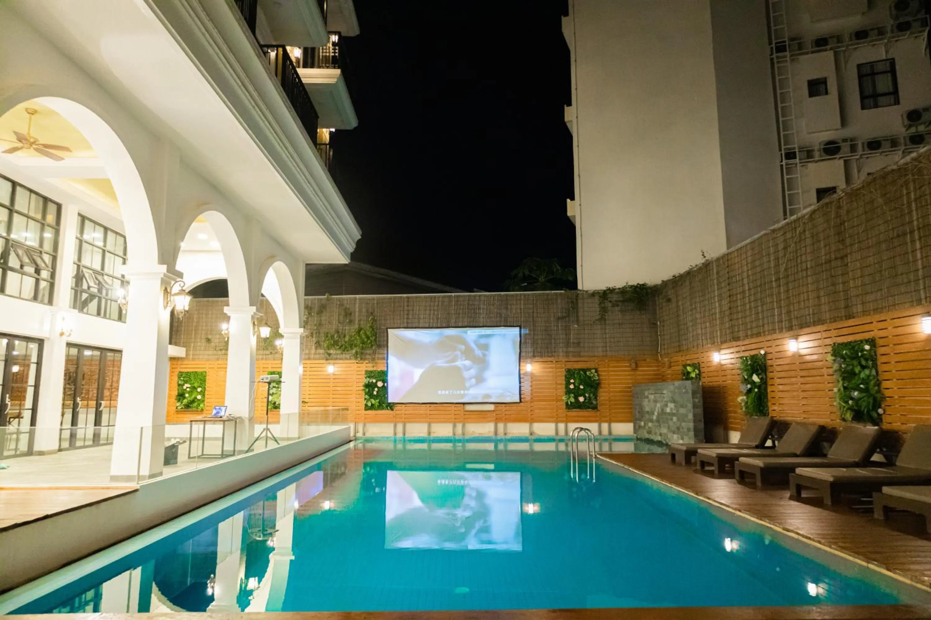 Swimming pool in Solar Hotel