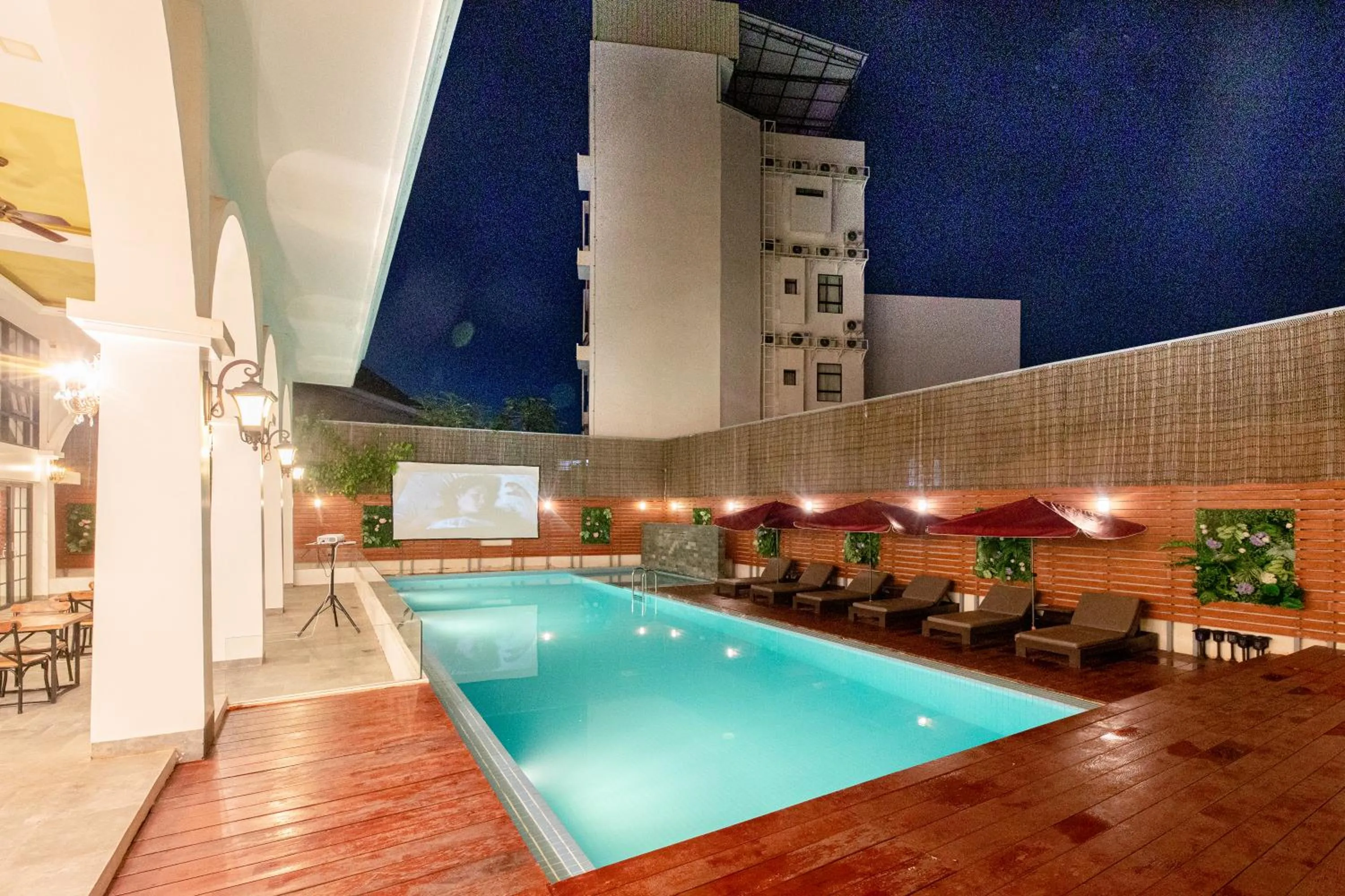 Night in Solar Hotel