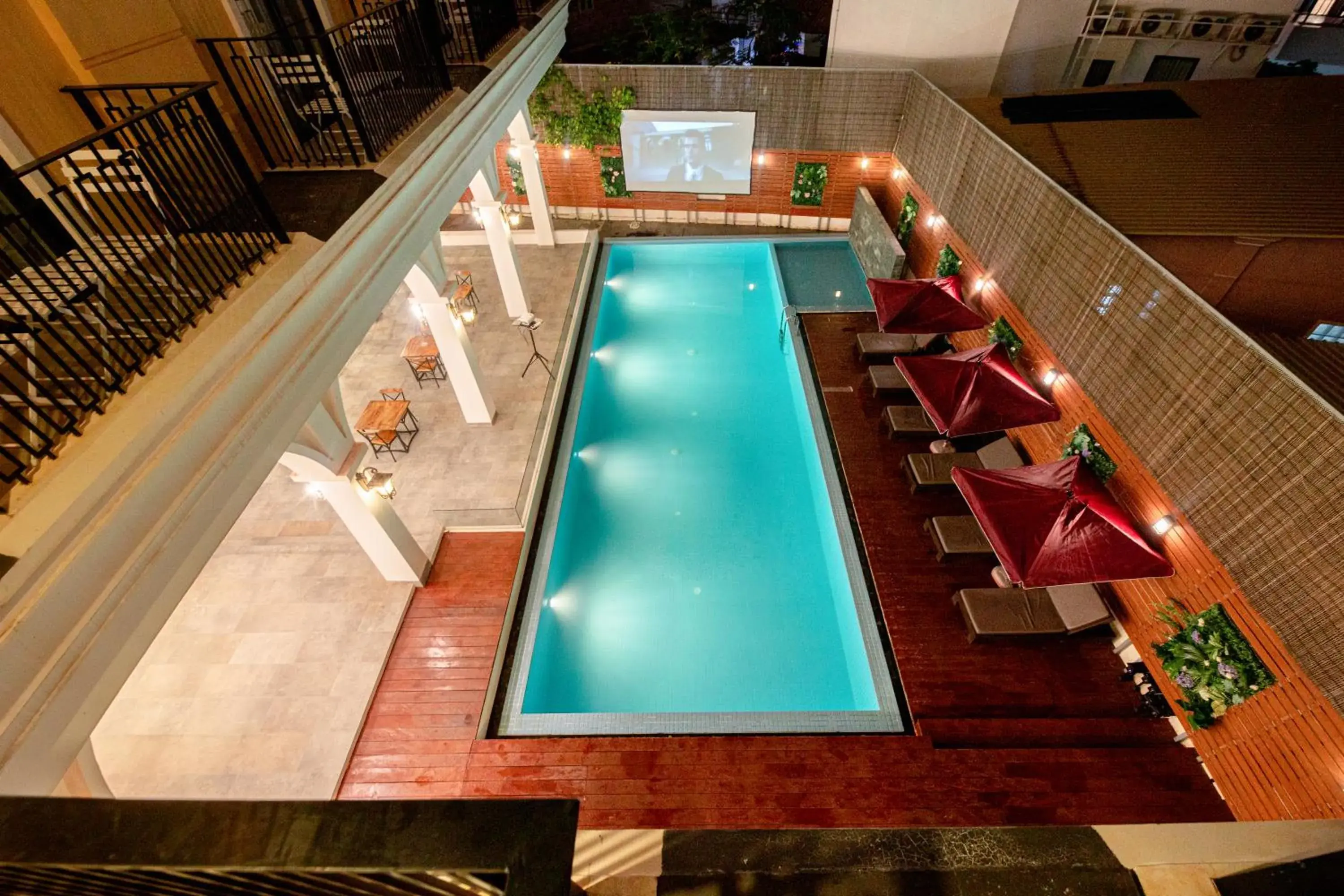 Pool view in Solar Hotel Pool view in Solar Hotel