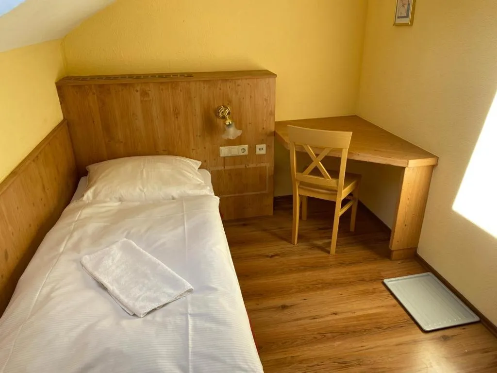 Bed in Landhotel Alte Post