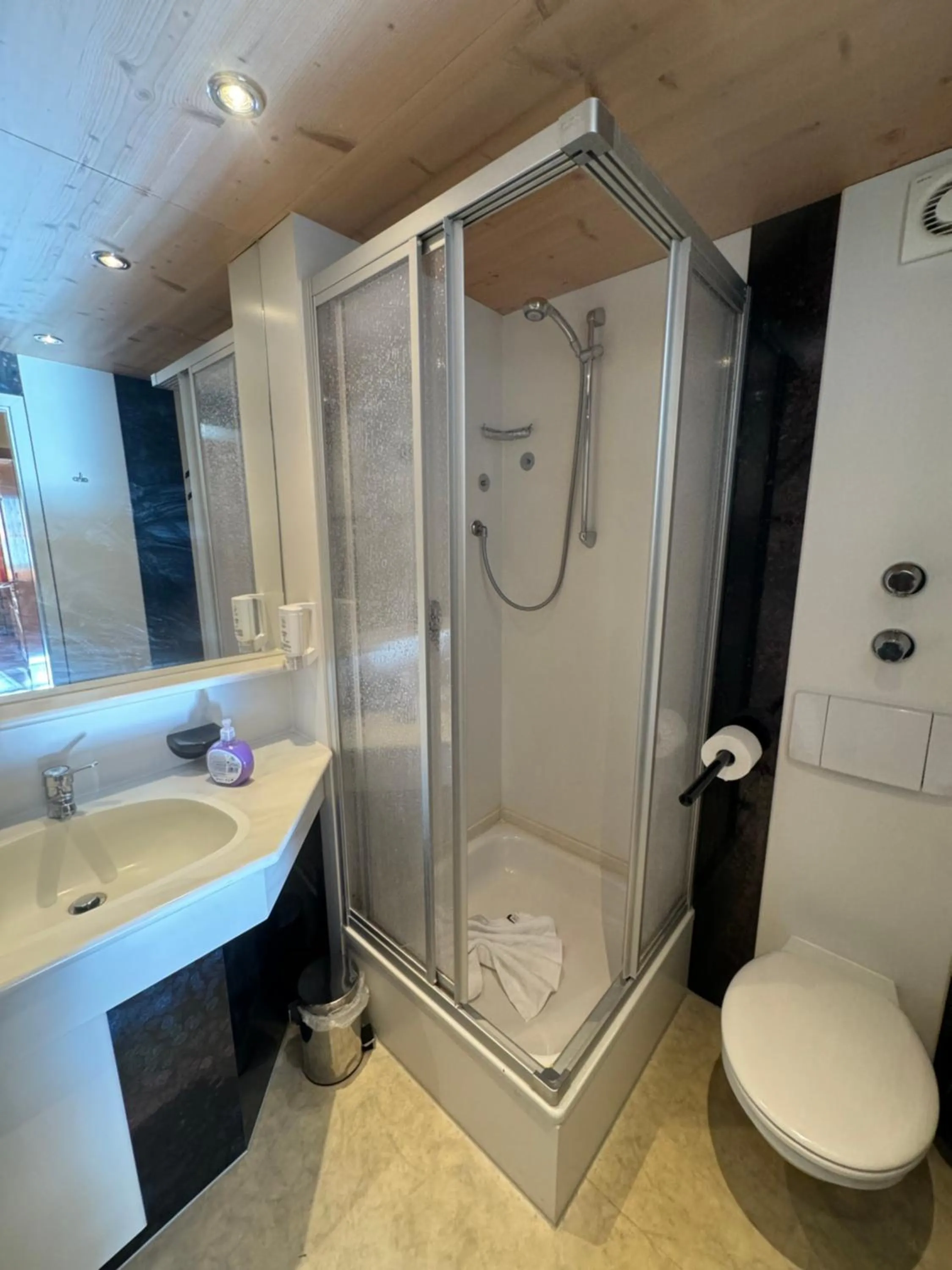 Bathroom in Landhotel Alte Post