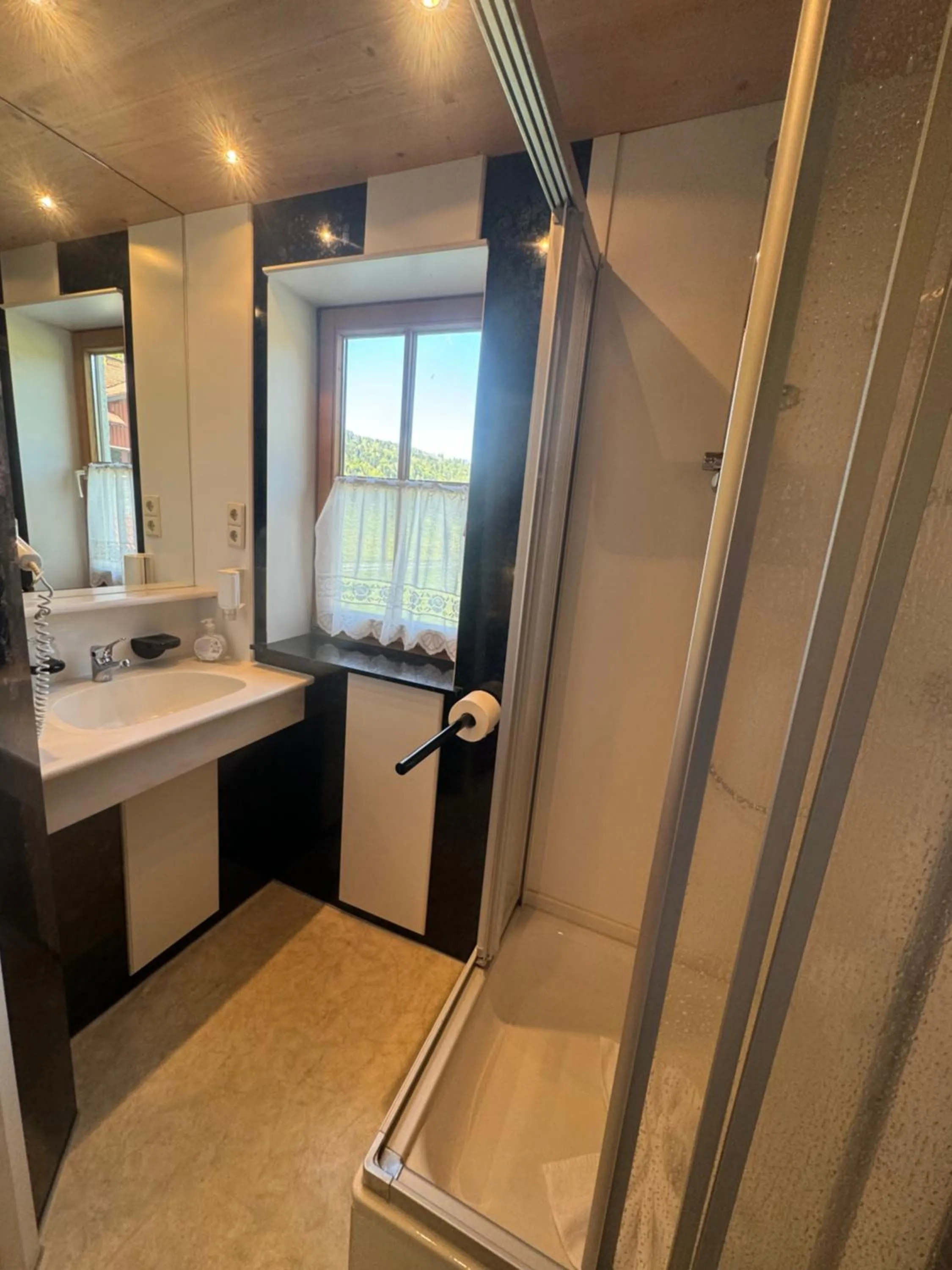 Photo of the whole room in Landhotel Alte Post