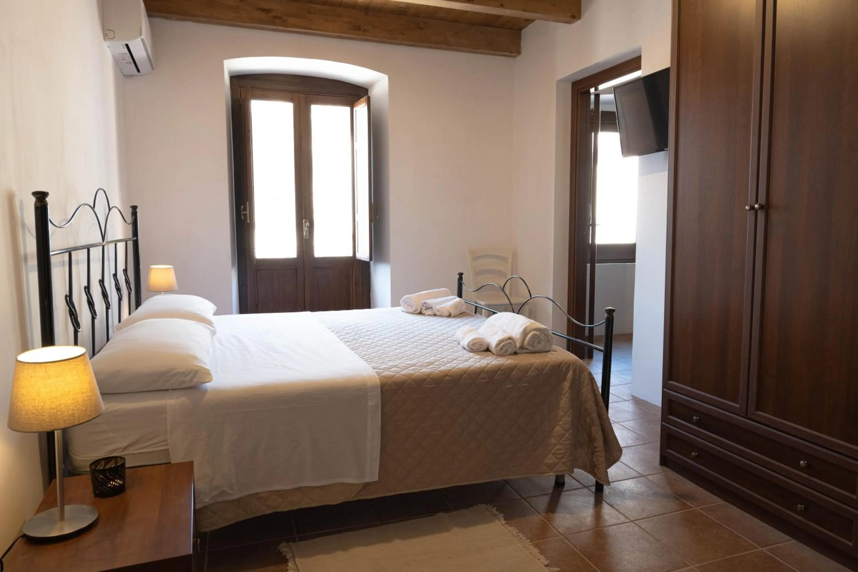 Bed in Il Paese Alberga!