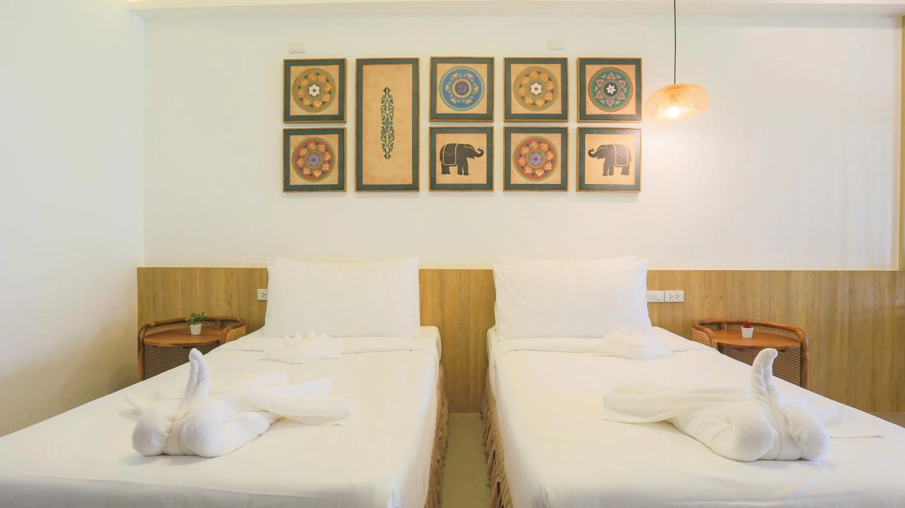 Bed in Ban Raya Resort and Spa