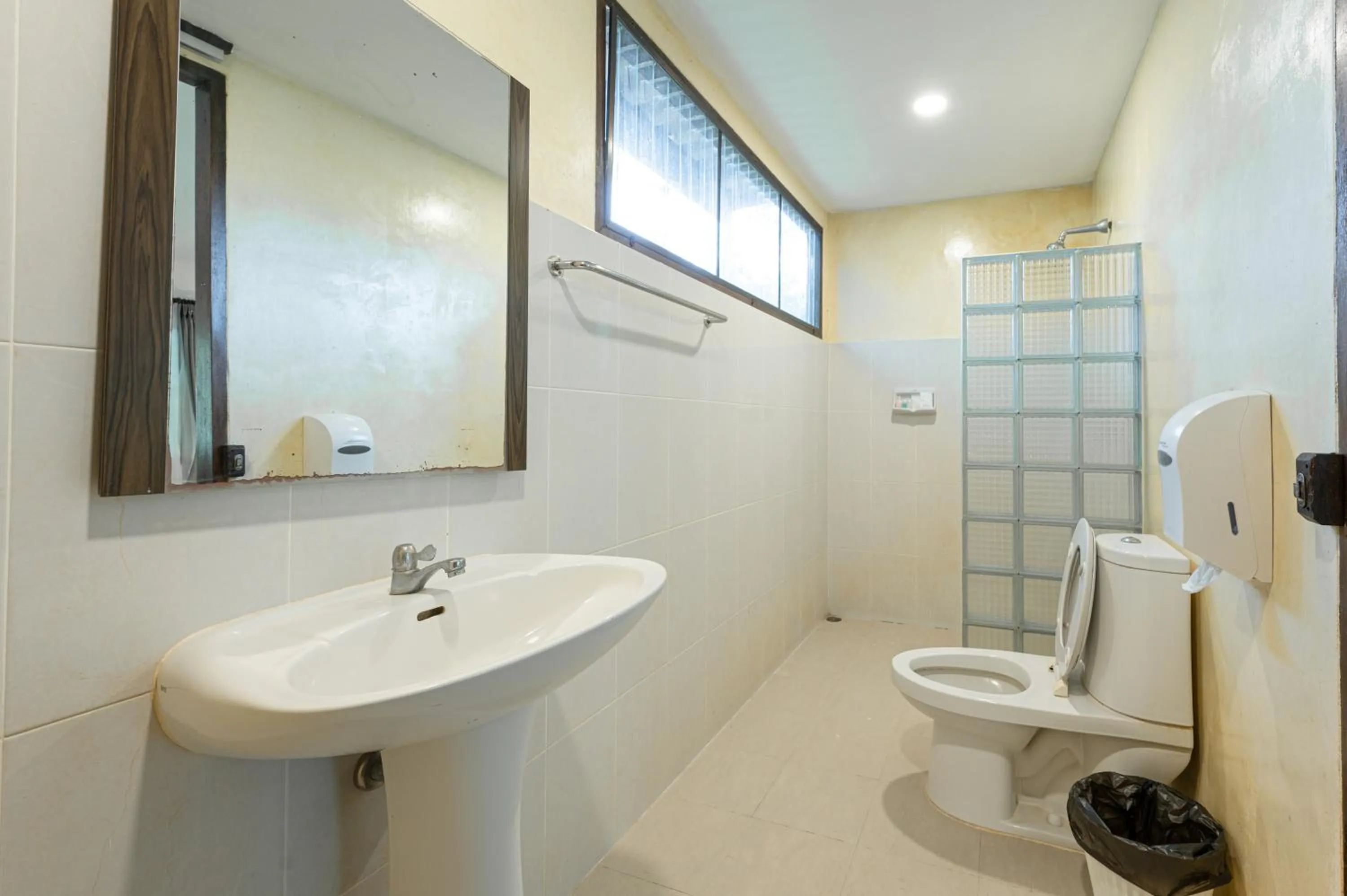 Toilet in Ban Raya Resort and Spa
