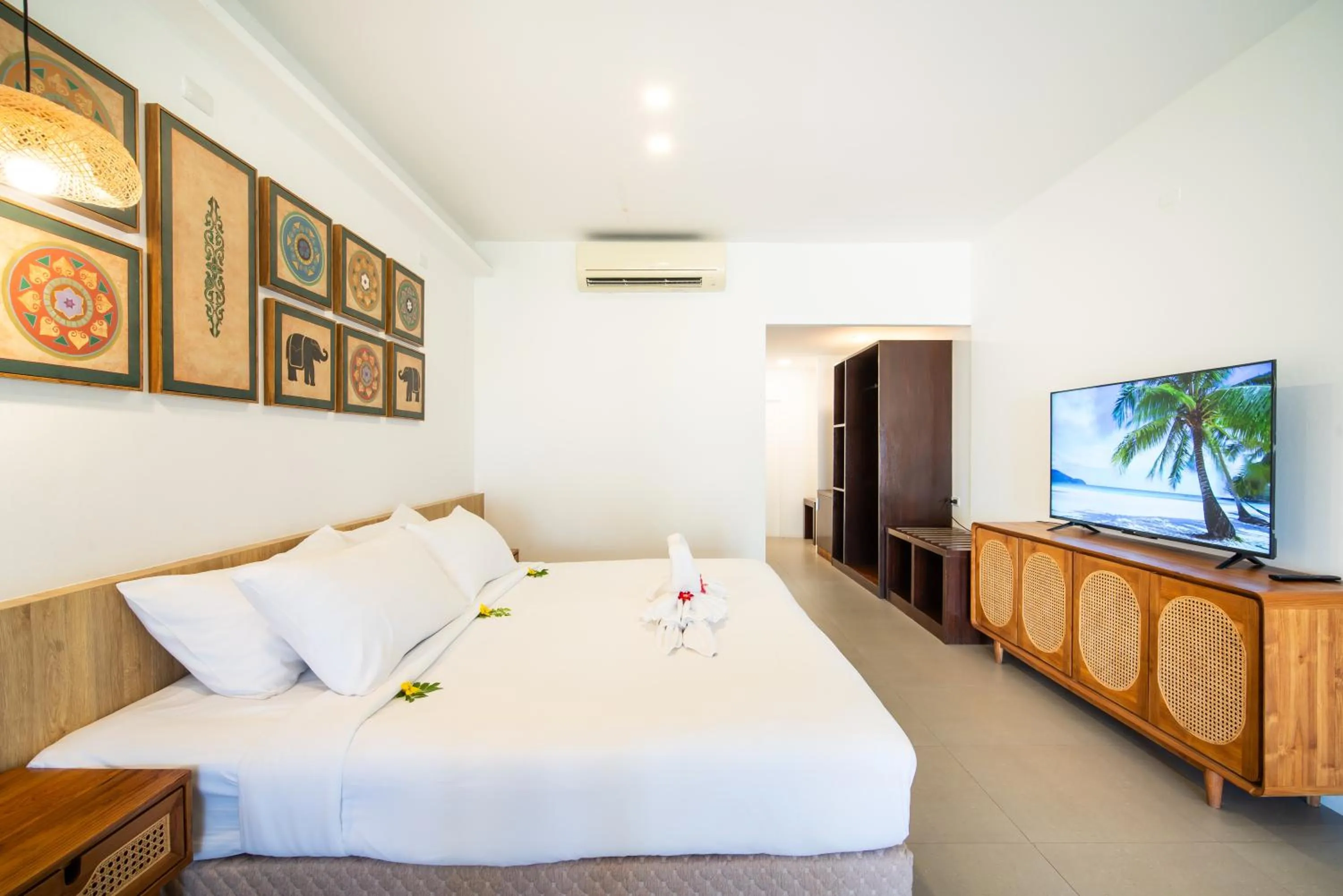 Photo of the whole room, Bed in Ban Raya Resort and Spa