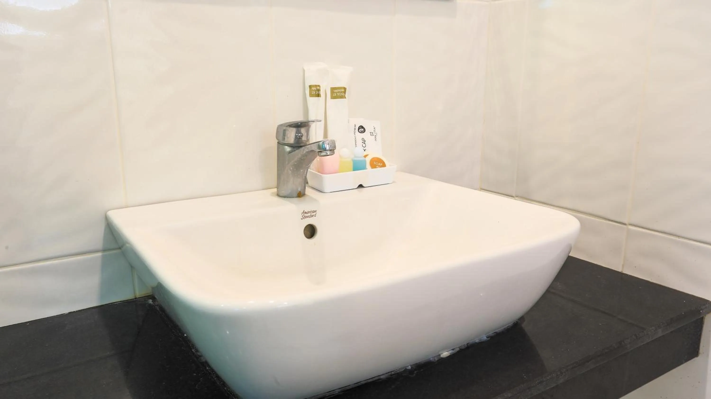 Bathroom in Ban Raya Resort and Spa