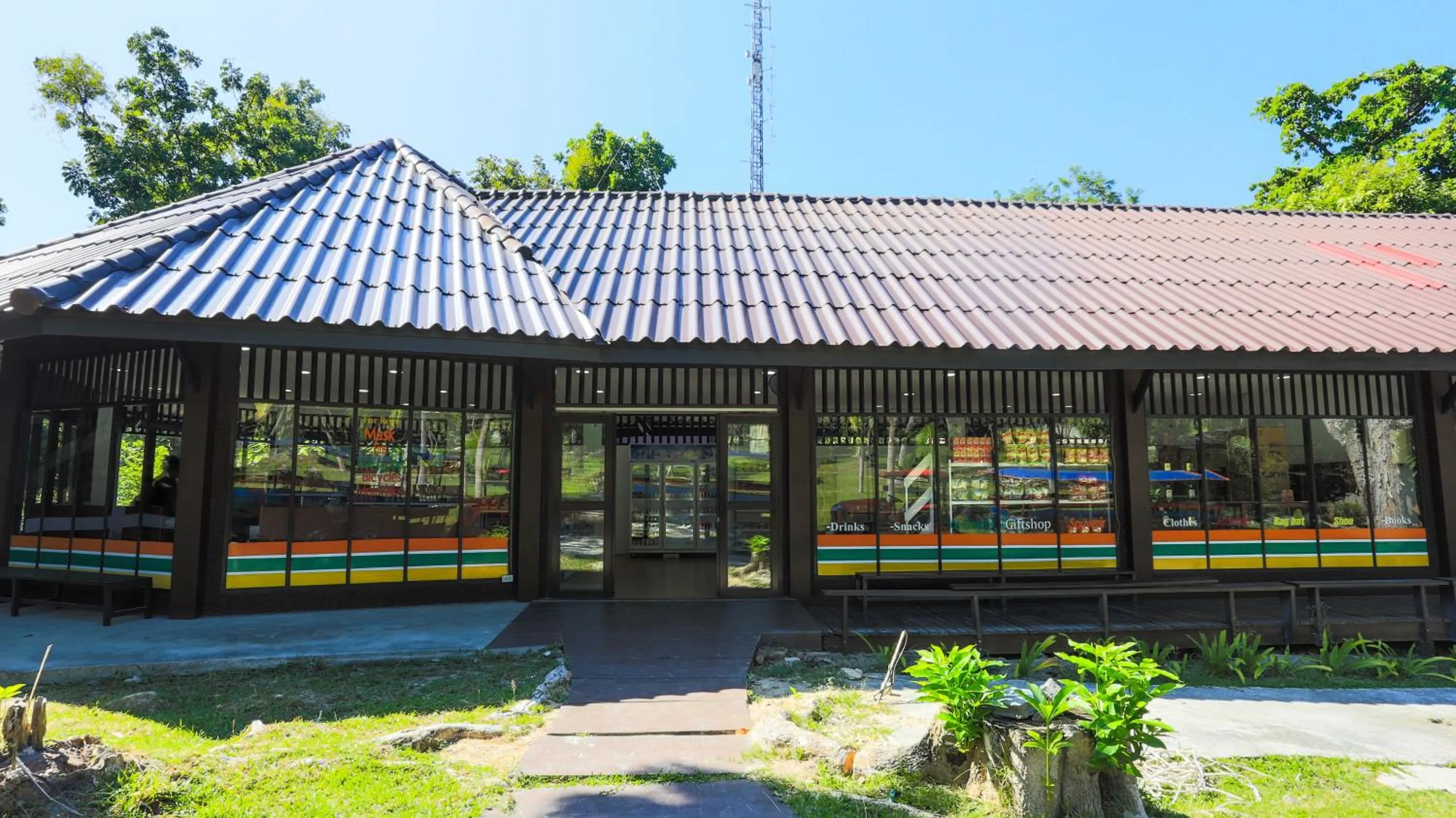 Supermarket/grocery shop in Ban Raya Resort and Spa