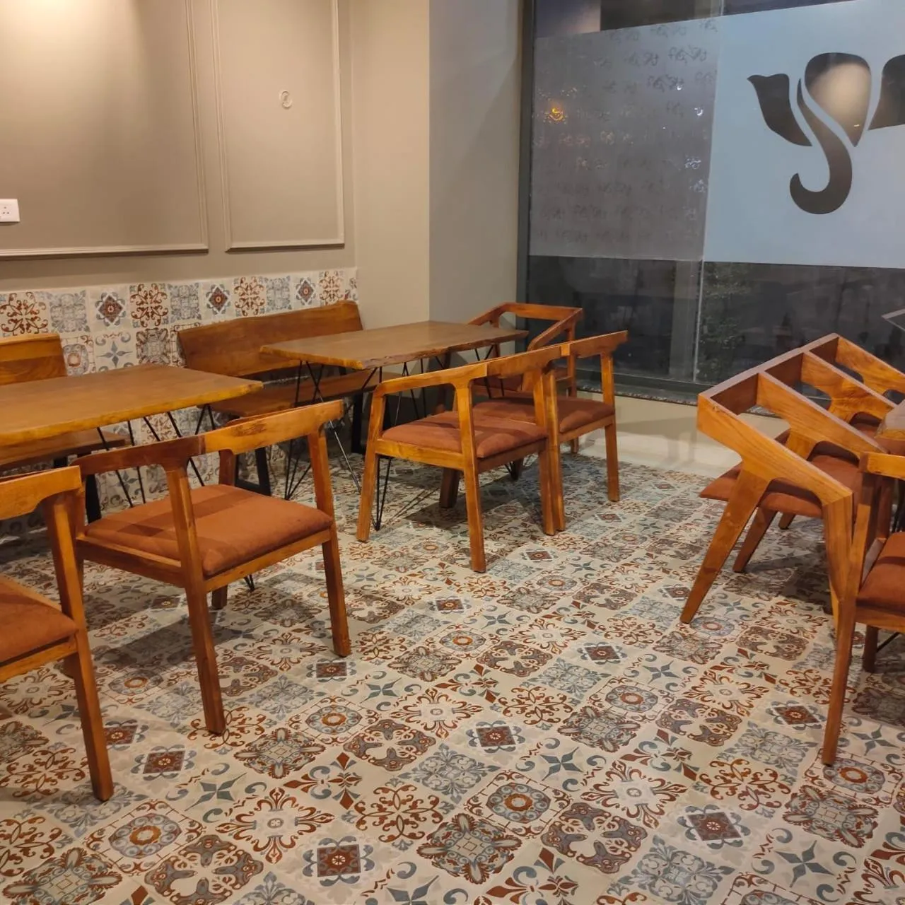 Restaurant/places to eat in Hotel The Golf 1