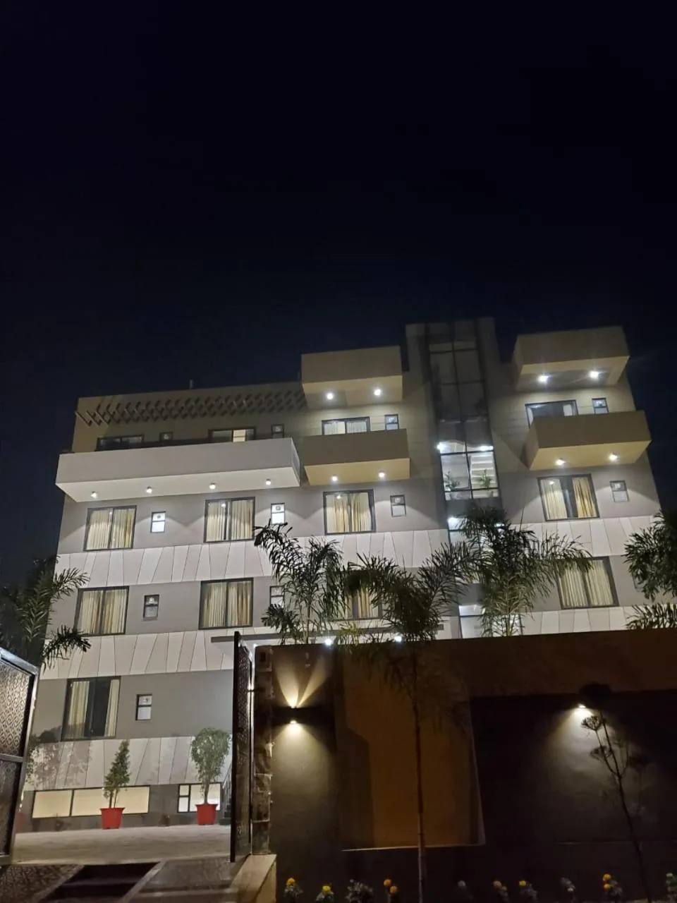 Property building in Hotel The Golf 1