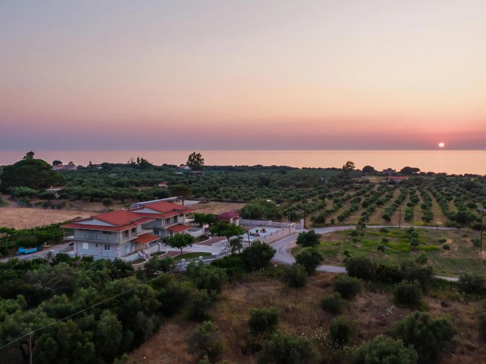 Natural landscape in Terra Hélios Suites & Studios