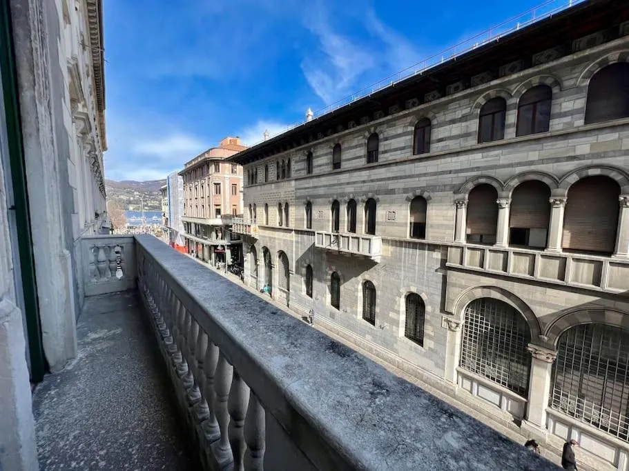 Esclusivo 130MQ fronte duomo e lago e terrazza